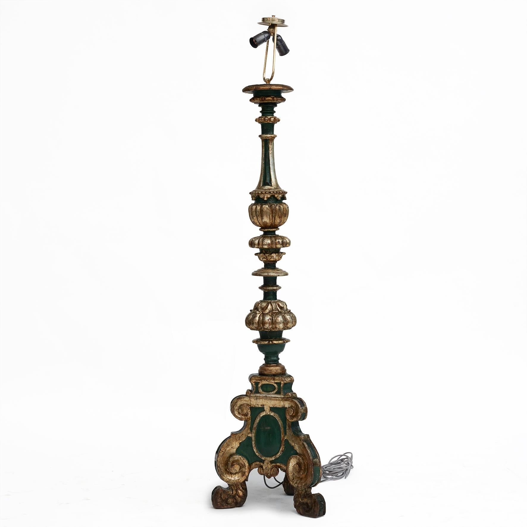 Italien Baroque Period Torchière Floor Lamp For Sale 4