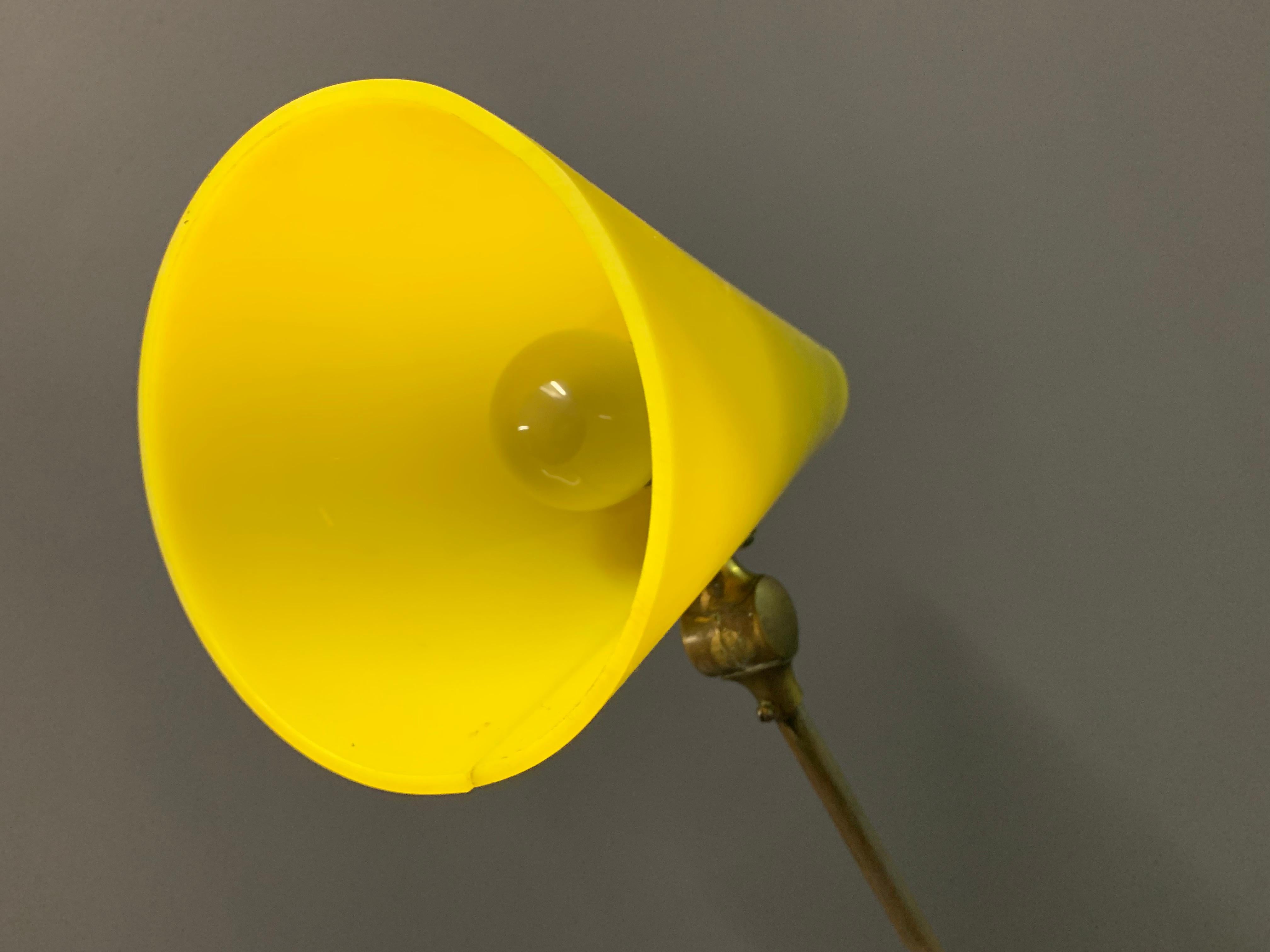 Italian Floorlamp Attributed to Gino Sarfatti In Fair Condition For Sale In Munich, DE