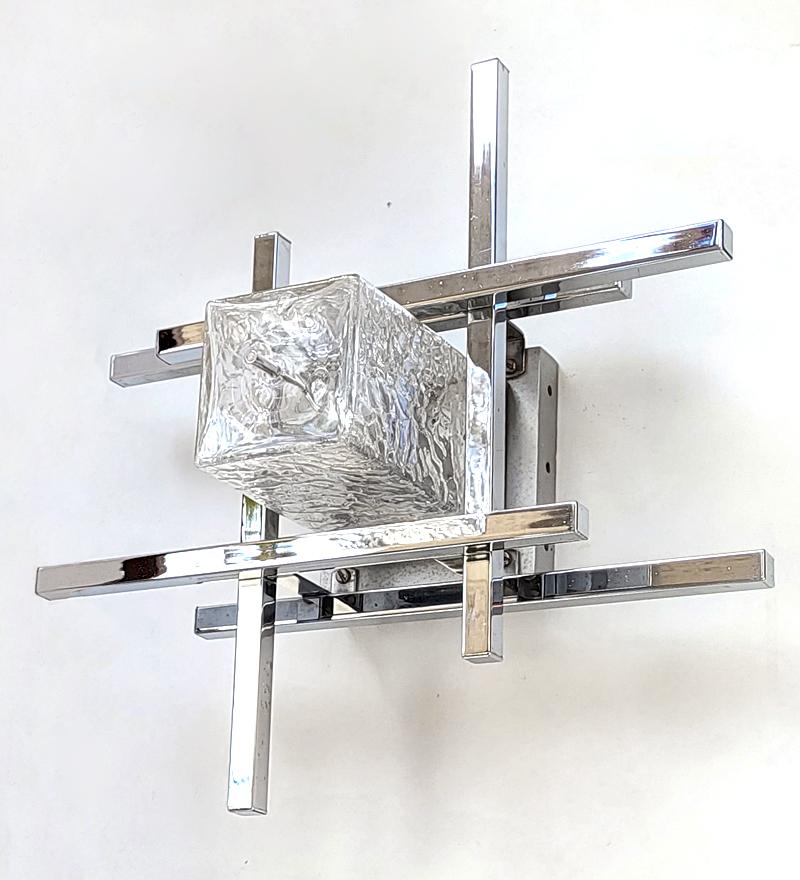 Italien Vintage Modernist Chrome and Glass Ceiling Wall Light Chandelier, 1970s In Good Condition For Sale In Berlin, DE