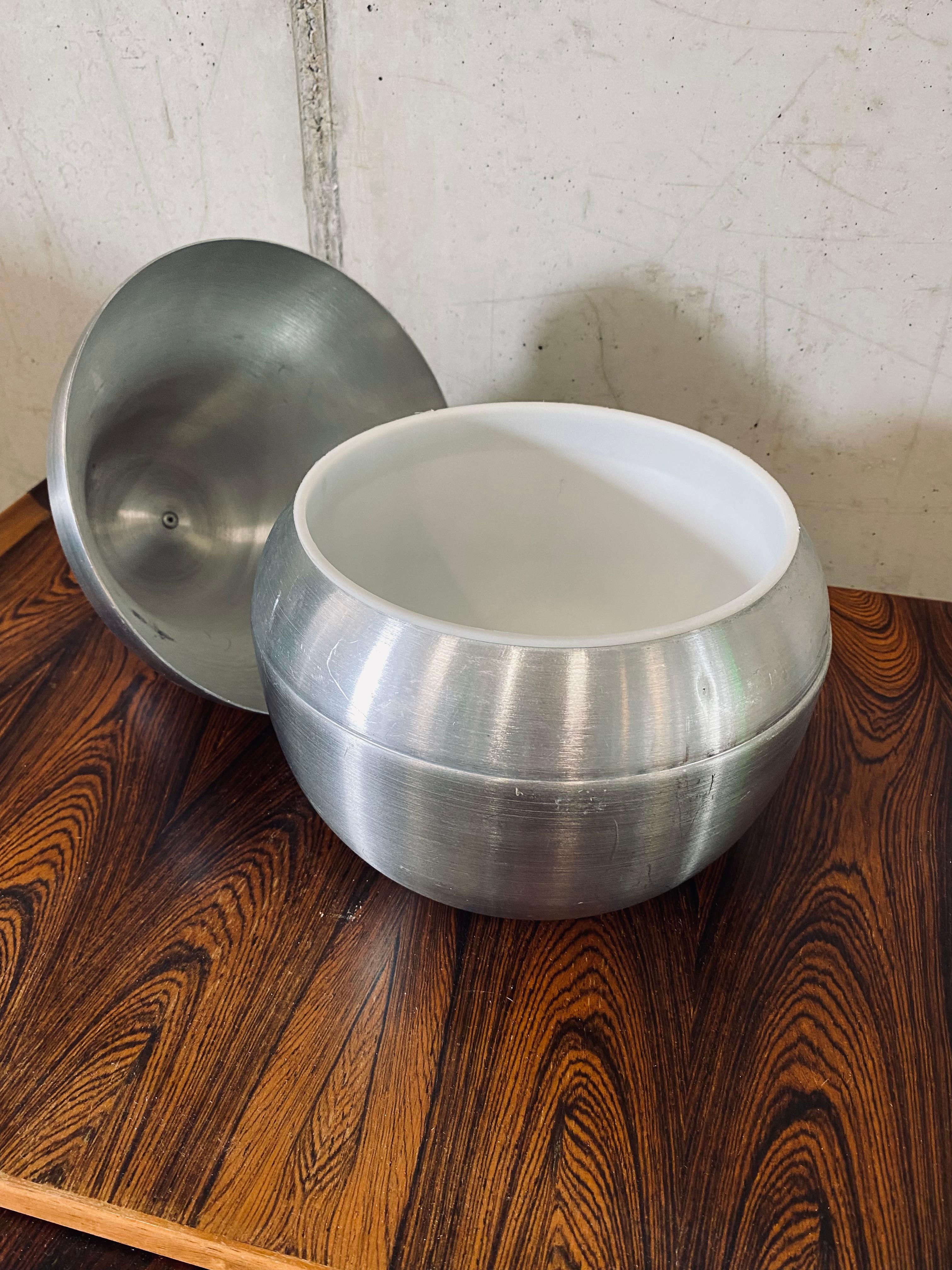 Italienischer Mid Century Ice Bucket Birne, Aluminium For Sale 3