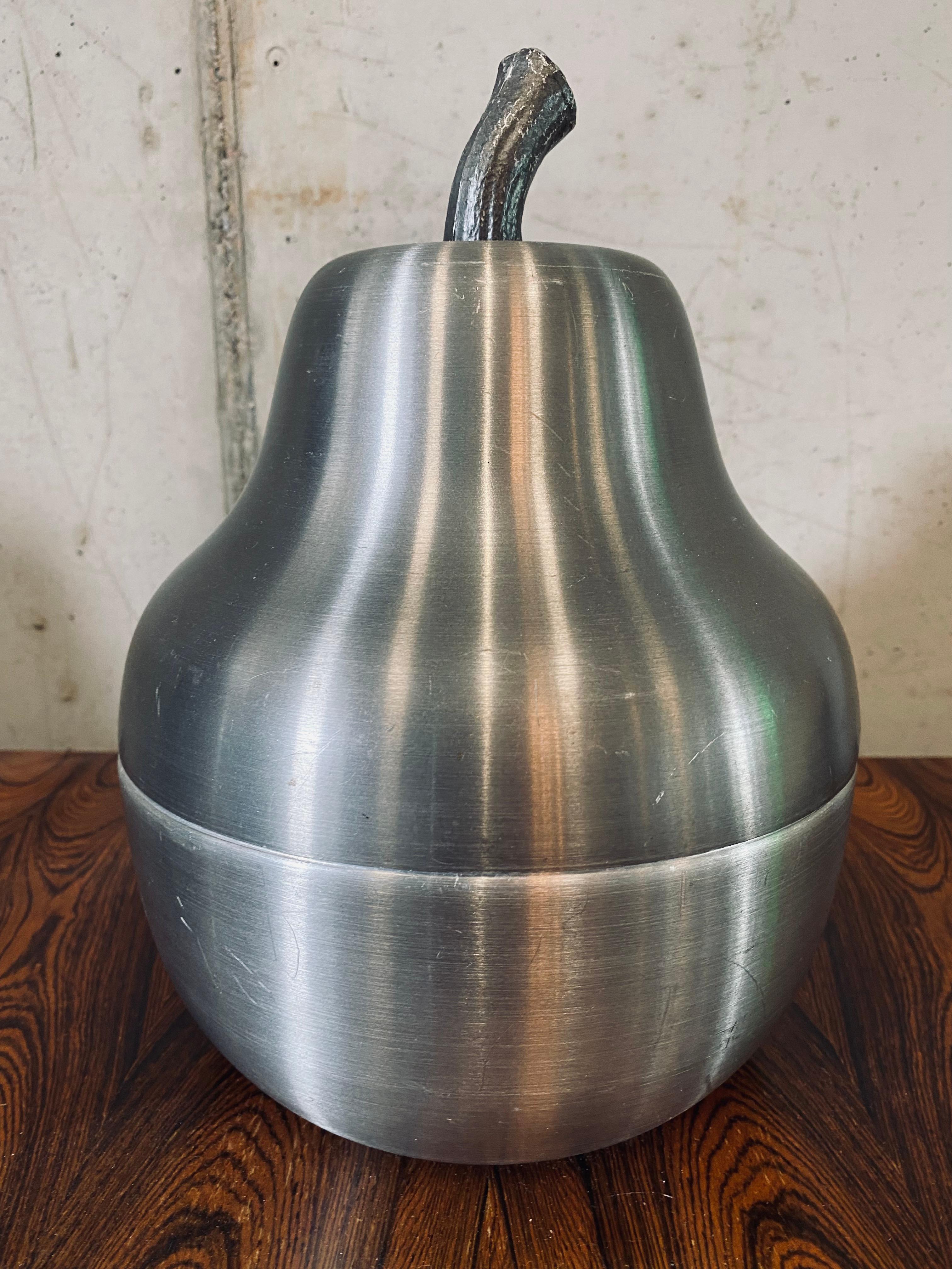 Italian Italienischer Mid Century Ice Bucket Birne, Aluminium For Sale