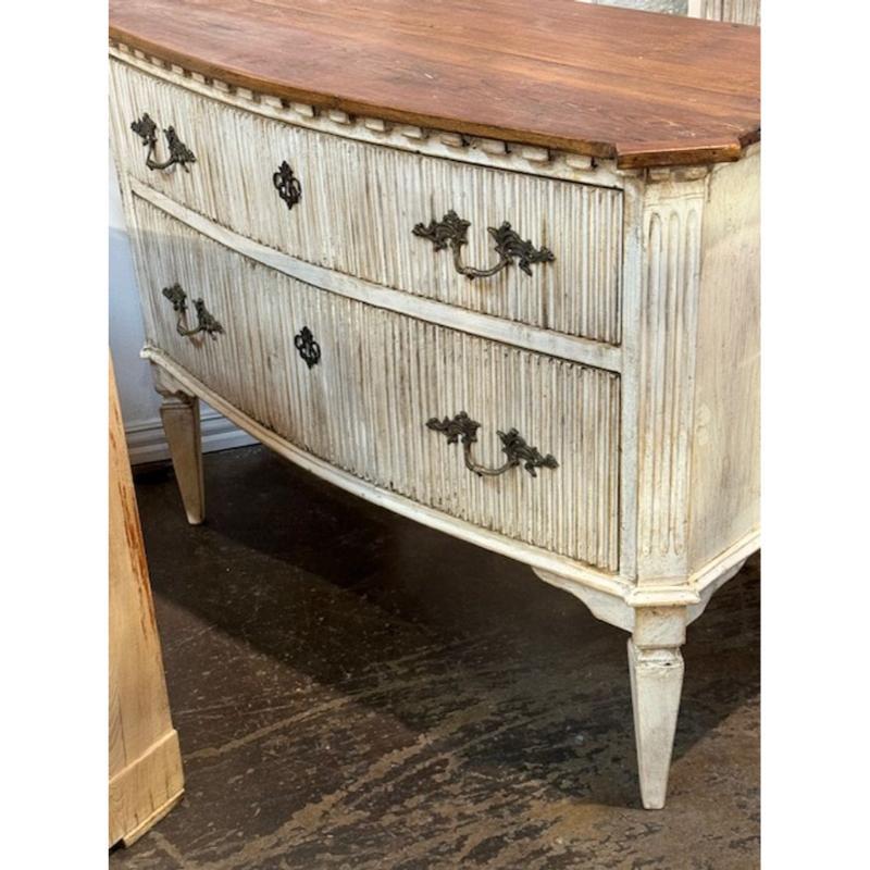 Italin Carved and Painted Louis XVI Commode In Good Condition For Sale In Dallas, TX