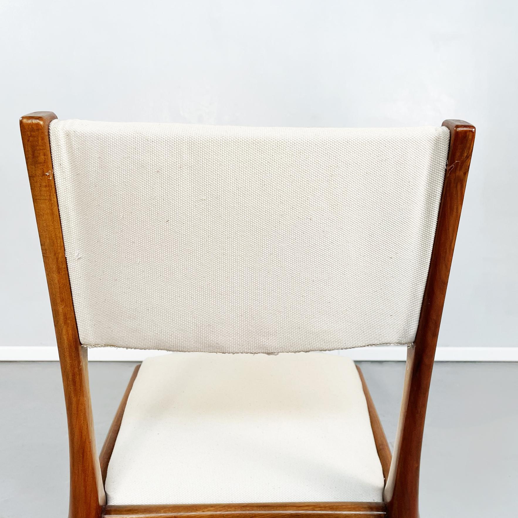 Italienische italienische Mid-Century-Modern-Sessel aus weißem Stoff und N-Holz von De Carli Cassina, 1958 im Angebot 10