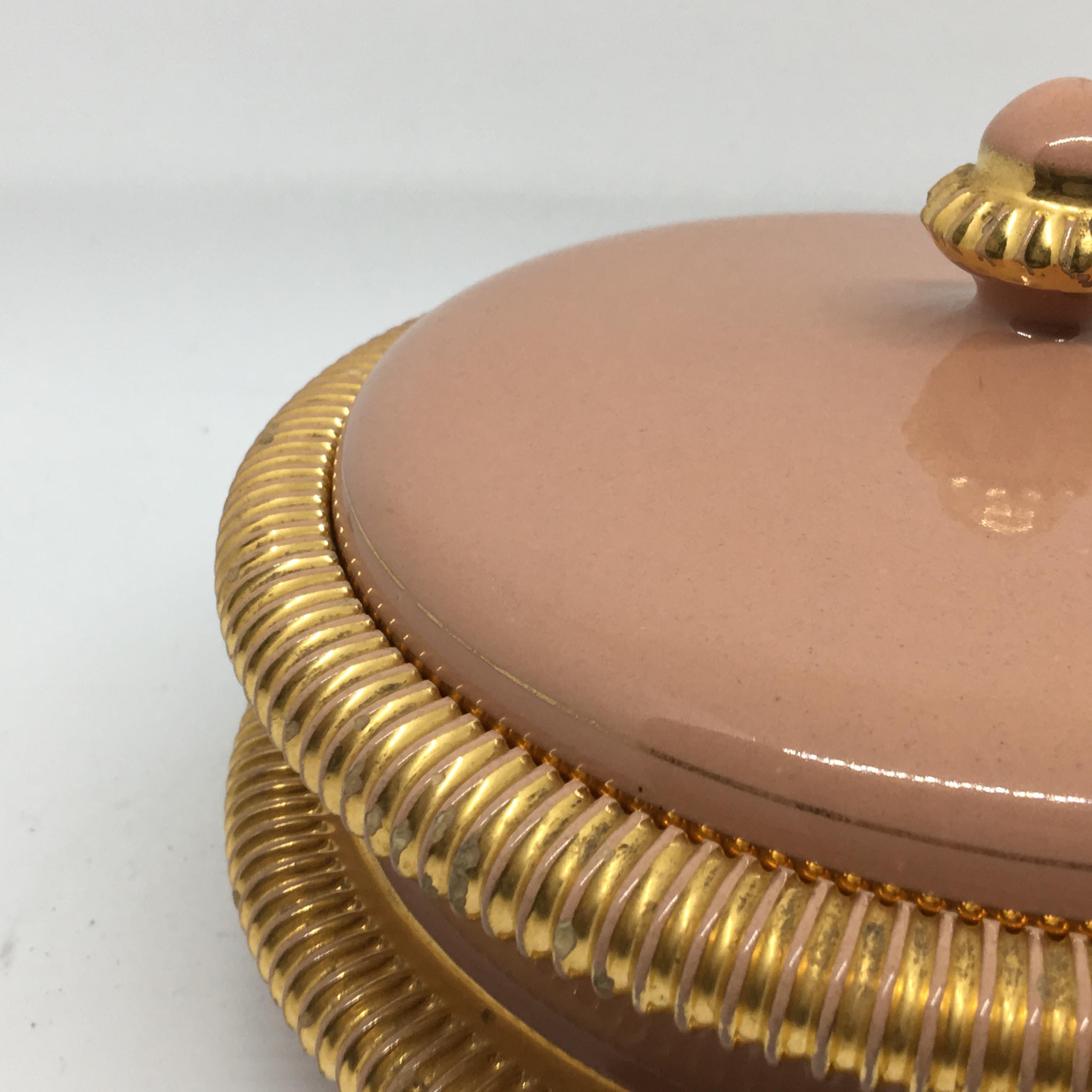 Hand-Crafted 1950s Italo Casini Mid-Century Modern Italian Pink and Gold Ceramic Box For Sale