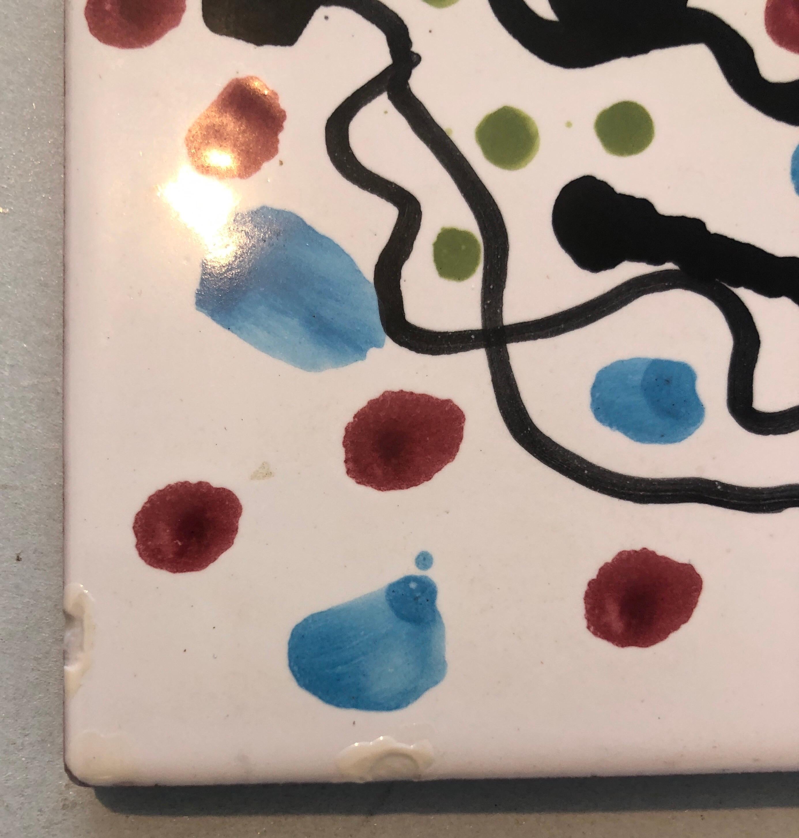 Abstrakt bemalte Keramikfliesen, Pop-Art-Gemälde, Italienisches neo-Figuratives Gemälde im Angebot 1