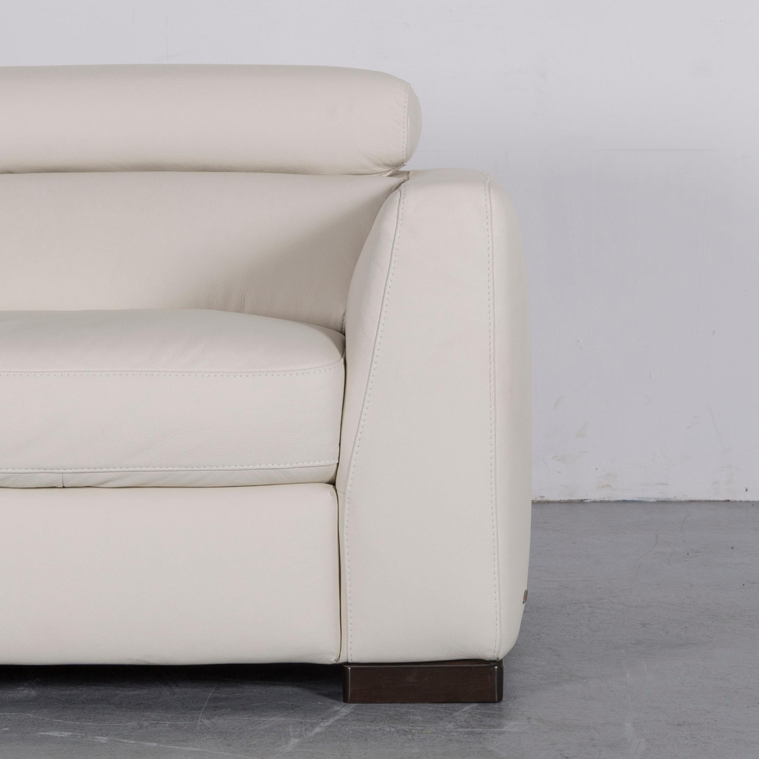 Italsofa Designer Ledersofa Crème Weiß Modern Zweisitzer Couch im Angebot 1