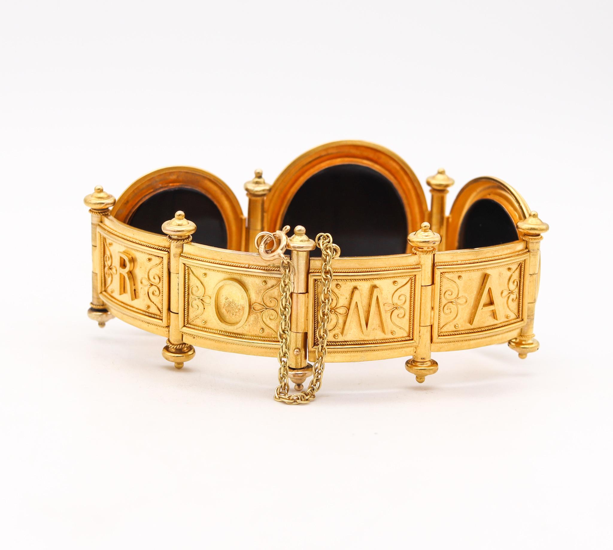 Römische Grand Tour Etruscan Revival Ricordi Armband.

Wunderschönes historisches Stück, das in Rom in der Zeit des Kirchenstaates Mitte des 19. Jahrhunderts, um 1850, entstanden ist. Dieses fabelhafte Grand-Tour-Armband wurde mit etruskischen