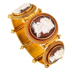 Italy 1850 Roma Papal States Grand Tour Etruscan Revival Bracelet in 18Kt Gold