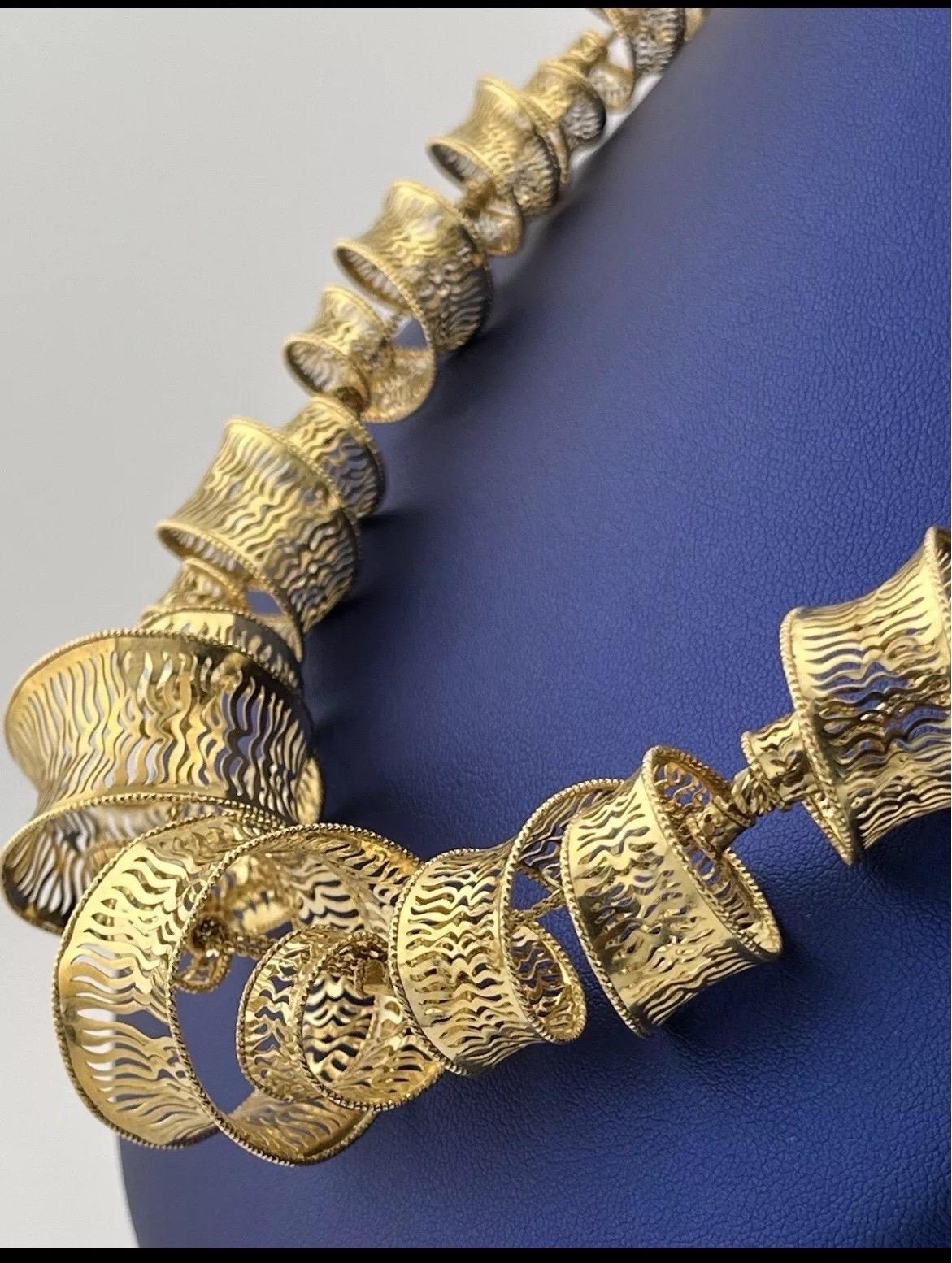 ITALY 18k Yellow Gold Fratelli Bovo Spiral Mesh Necklace For Sale 3