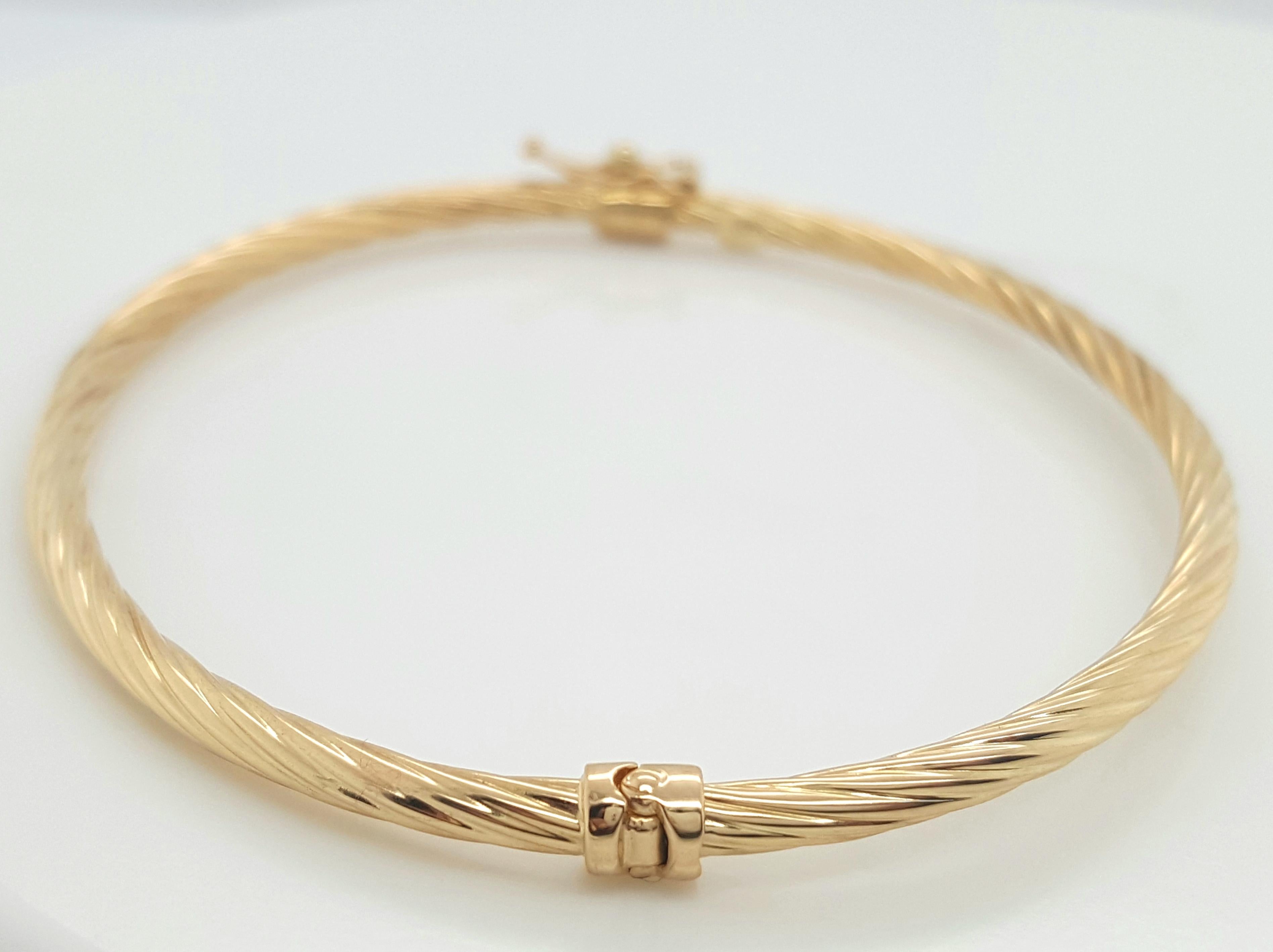 Italy 18 Karat Yellow Gold Twisted Cable Bracelet Bangle 1