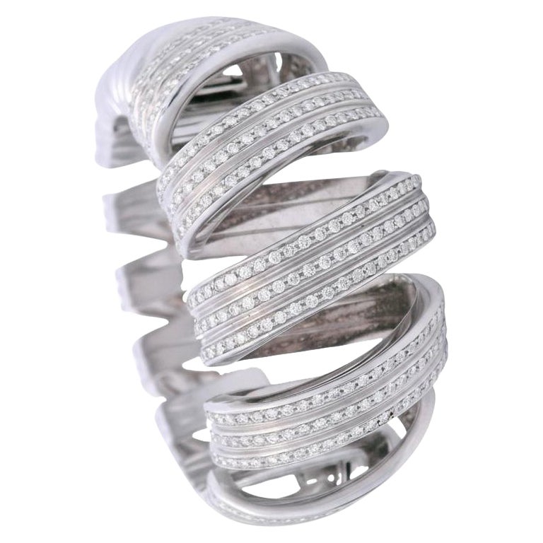 ITALIE Bracelet large en or 18kt avec 8.00 CTs en diamants en vente