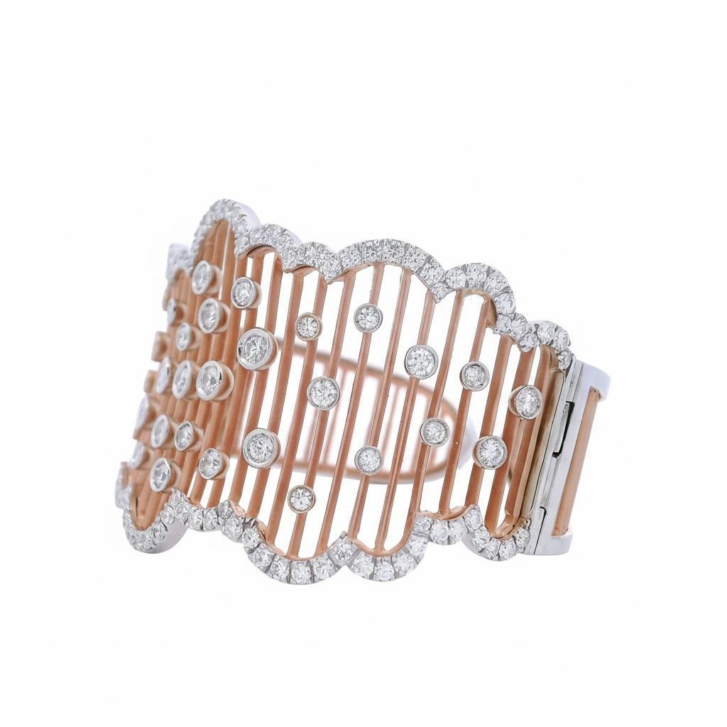 ITALIEN 18kt Rose & Weißgold Wavy Manschette Armband mit 7,90 Karat in Diamanten im Angebot 1