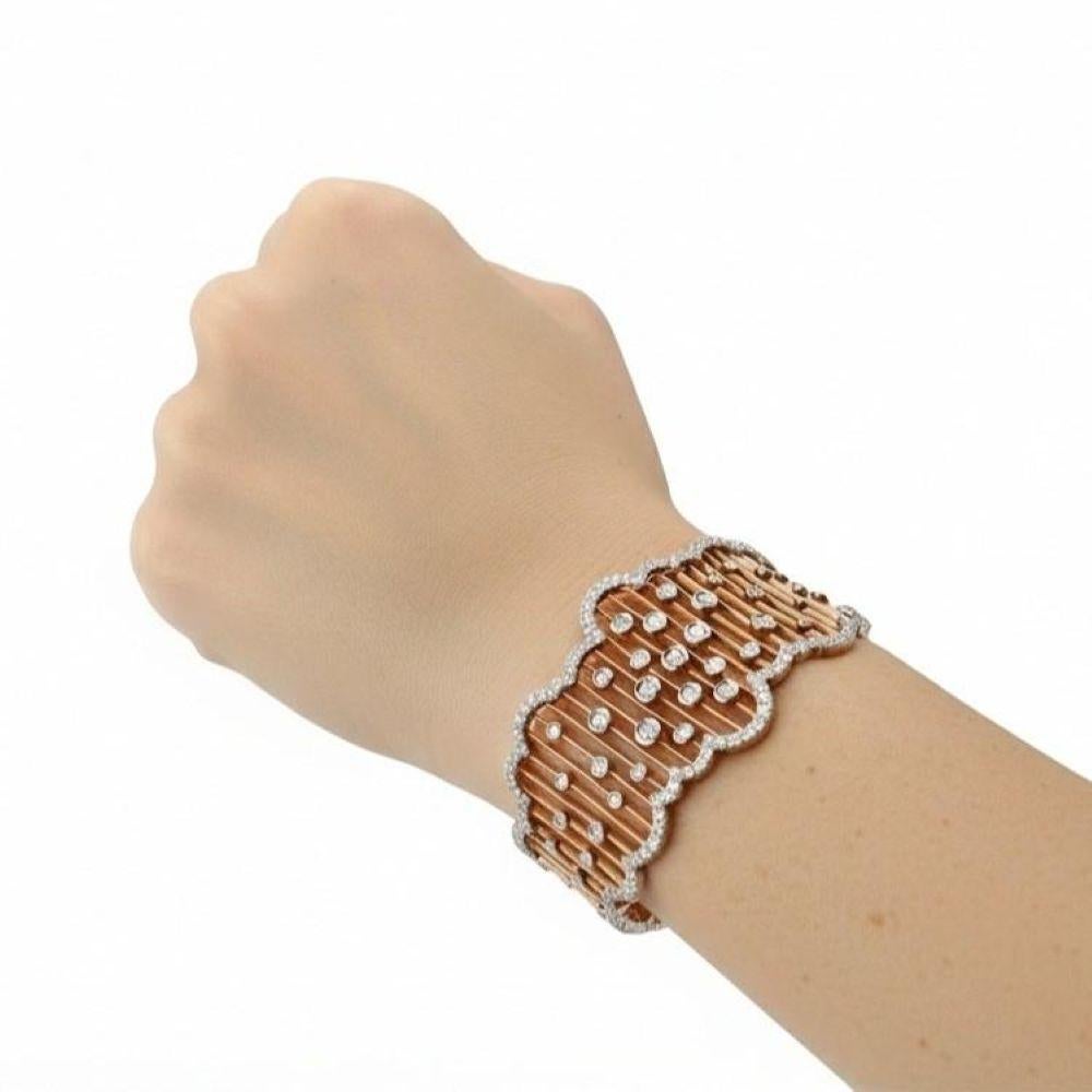 ITALIEN 18kt Rose & Weißgold Wavy Manschette Armband mit 7,90 Karat in Diamanten im Angebot 2