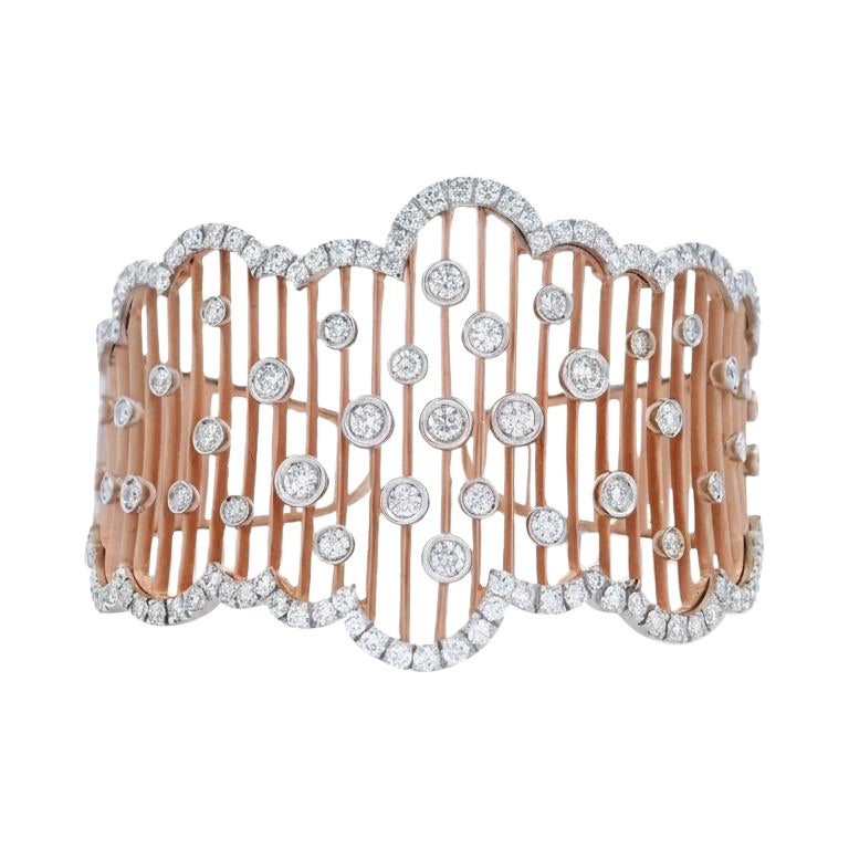 ITALIEN 18kt Rose & Weißgold Wavy Manschette Armband mit 7,90 Karat in Diamanten im Angebot