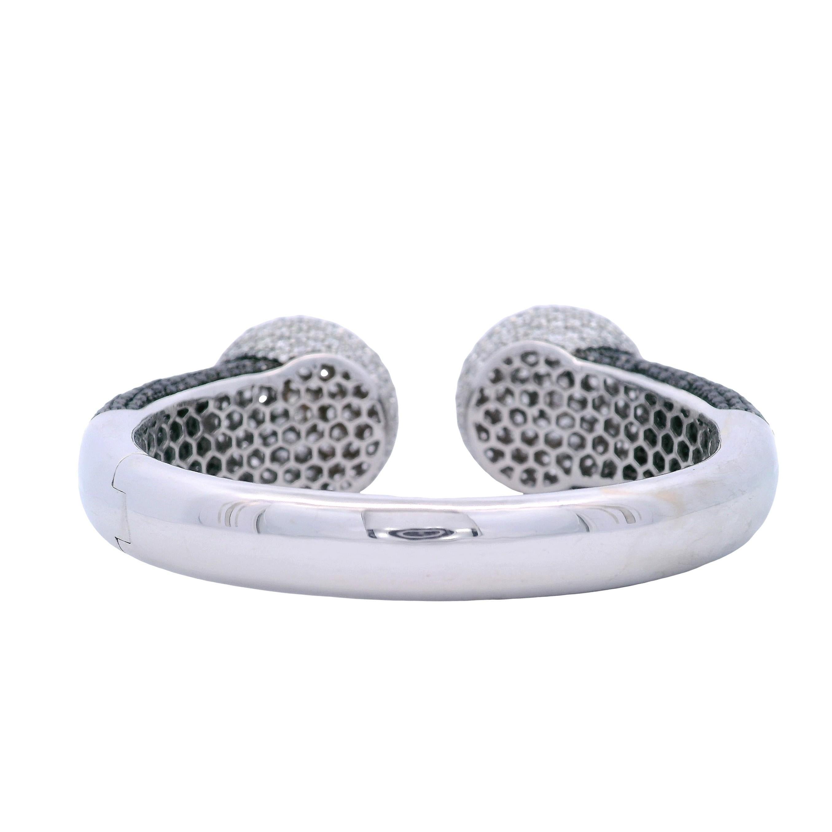 ITALIE Bracelet manchette Boules en or blanc 18kt 27.85 CTW en diamants noirs et blancs en vente 8