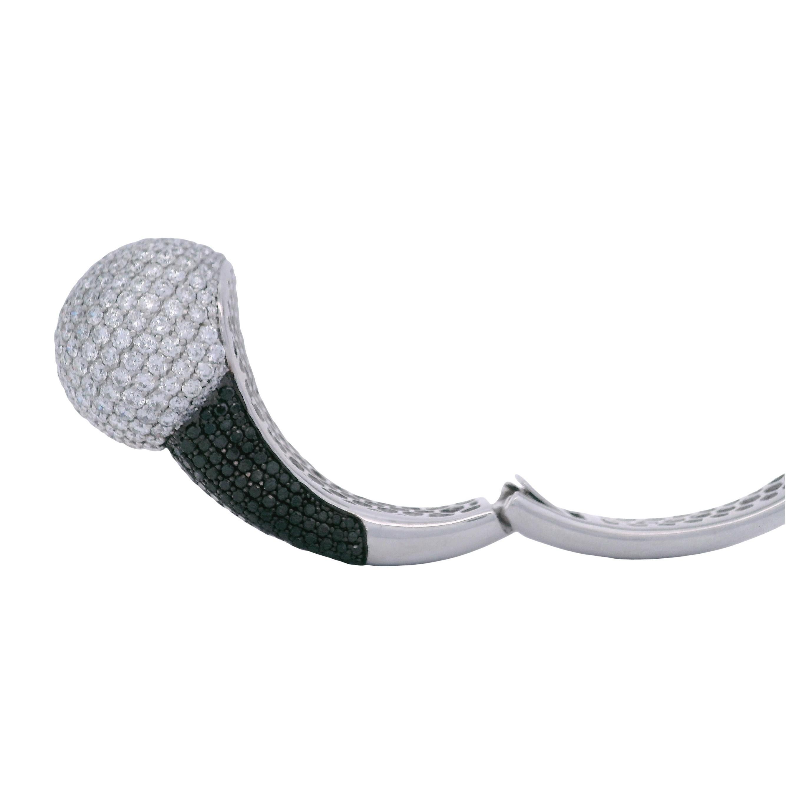 ITALIE Bracelet manchette Boules en or blanc 18kt 27.85 CTW en diamants noirs et blancs en vente 4