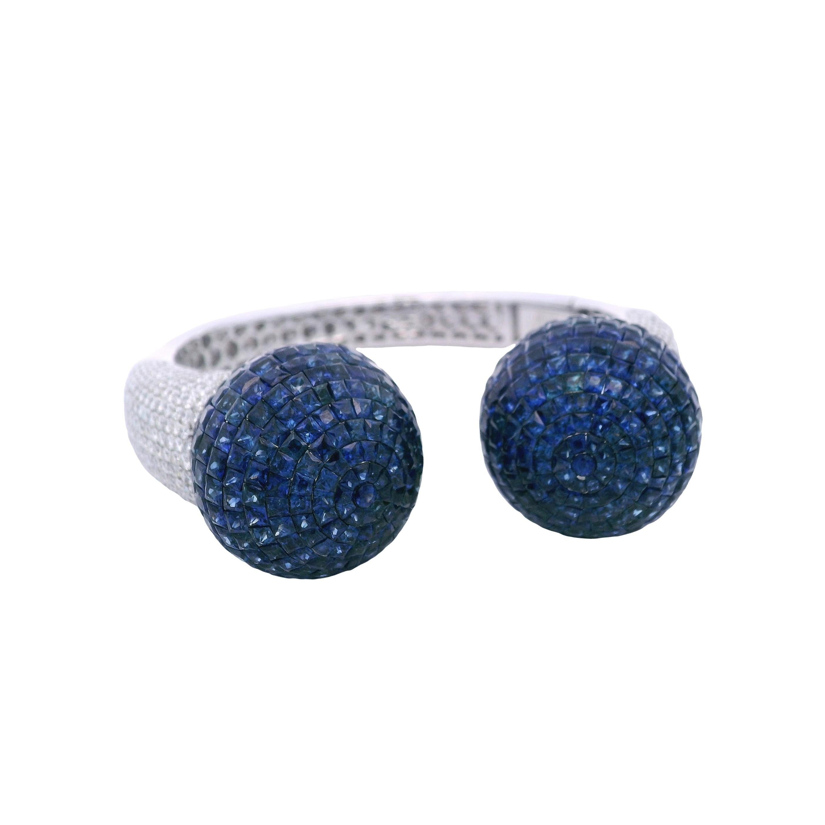 Quadrato Bracciale Boules in oro bianco 18 carati con zaffiri e diamanti 44,75 CTW in vendita