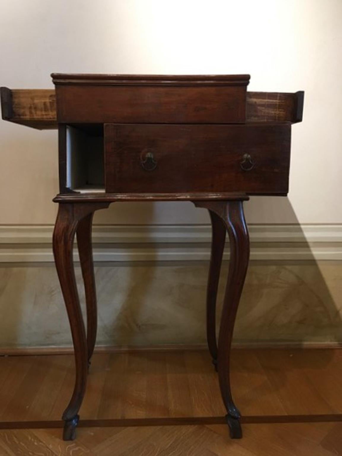 Italy 18th Century Louis XV Walnut Side Table Gueridon with Drawings For Sale 5