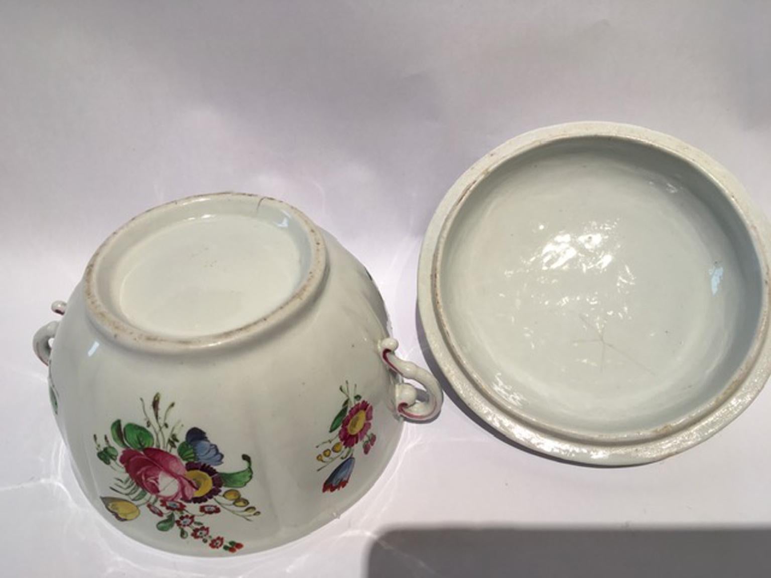 Italy 18th Century Richard Ginori Porcelain Covered Cup or Sugar Bowl For Sale 2