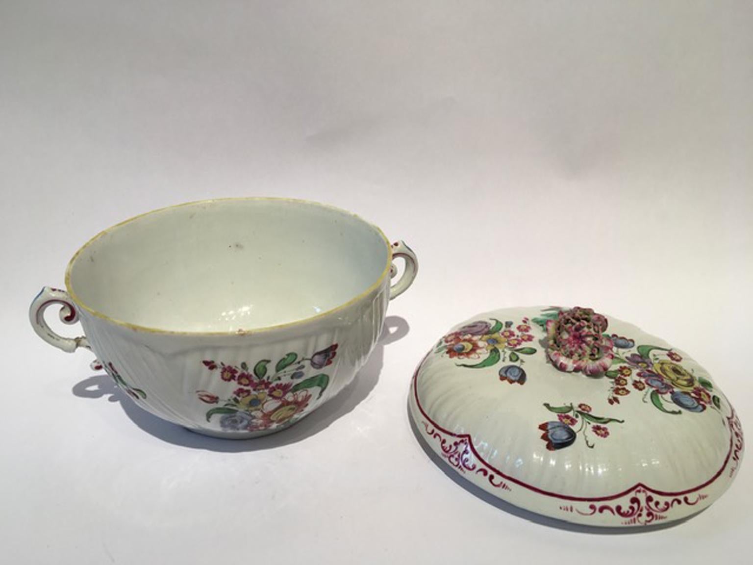 Italy 18th Century Richard Ginori Porcelain Covered Cup with Floral Drawings For Sale 8