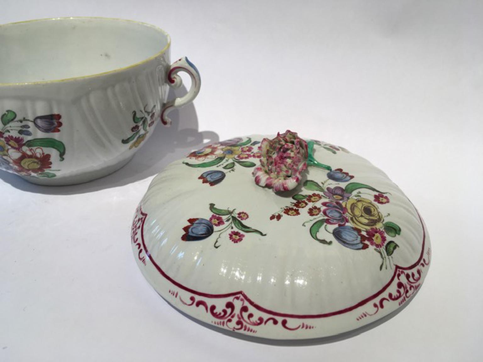 Italy 18th Century Richard Ginori Porcelain Covered Cup with Floral Drawings For Sale 10