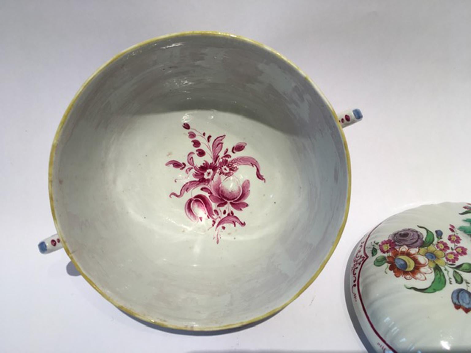 Italy 18th Century Richard Ginori Porcelain Covered Cup with Floral Drawings For Sale 14