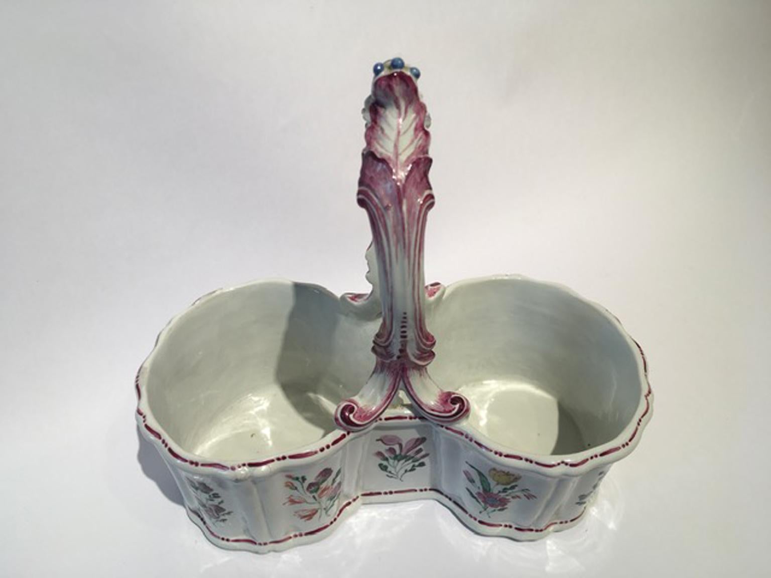 Italy 18th Century Richard Ginori Porcelain Cruet with Floral Drawings For Sale 6