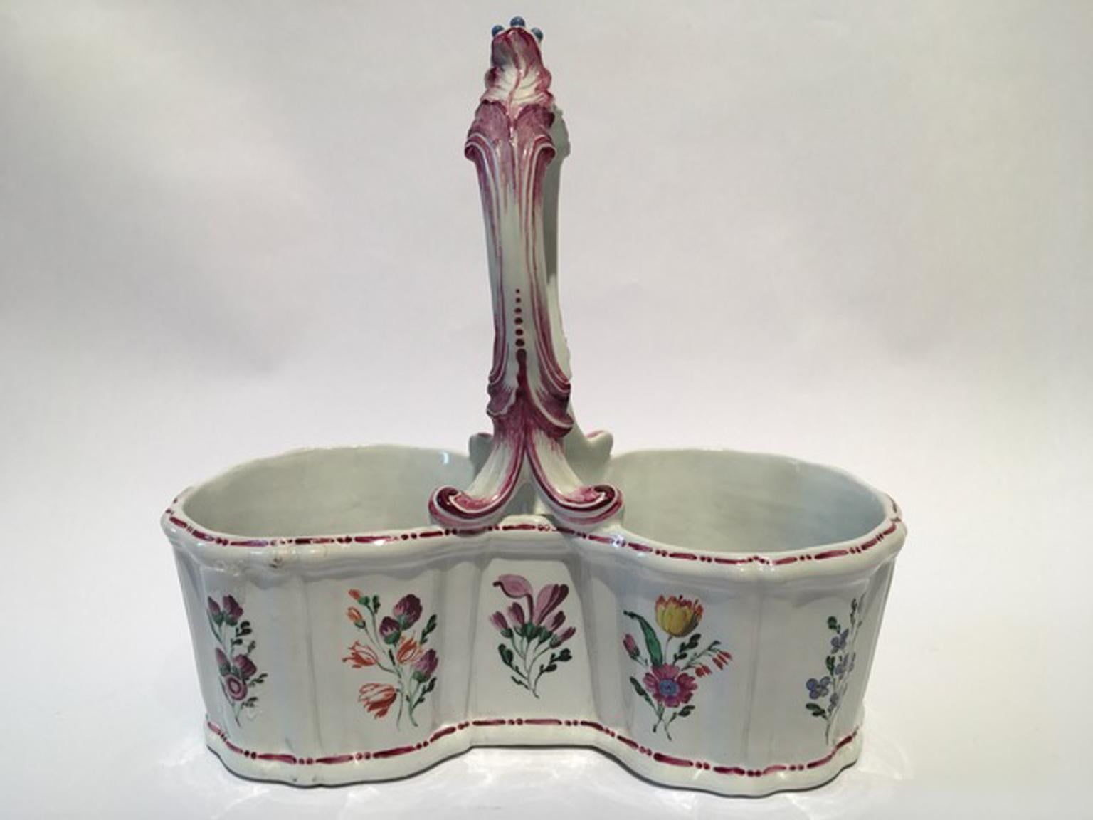 Italy 18th Century Richard Ginori Porcelain Cruet with Floral Drawings For Sale 10