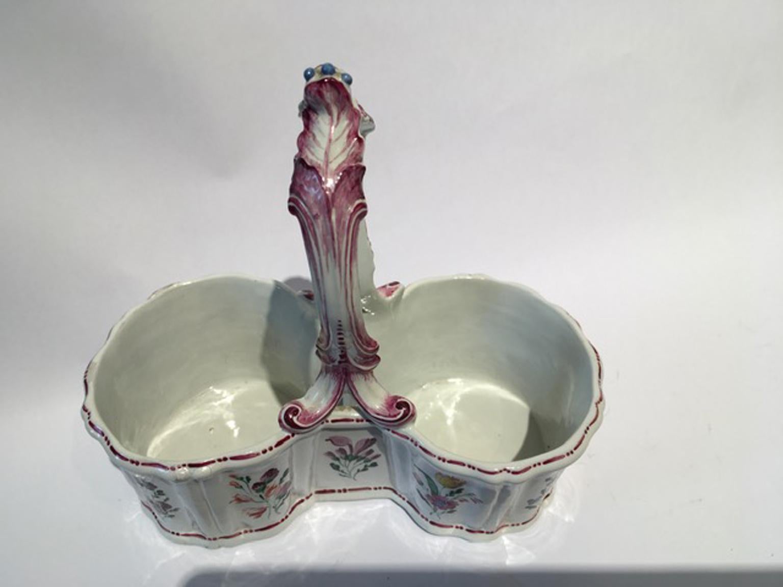 Italy 18th Century Richard Ginori Porcelain Cruet with Floral Drawings For Sale 12