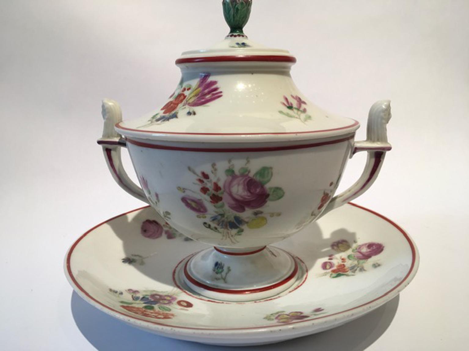 Italy 18th Century Richard Ginori Porcelain Sugar Bowl with Cover For Sale 8