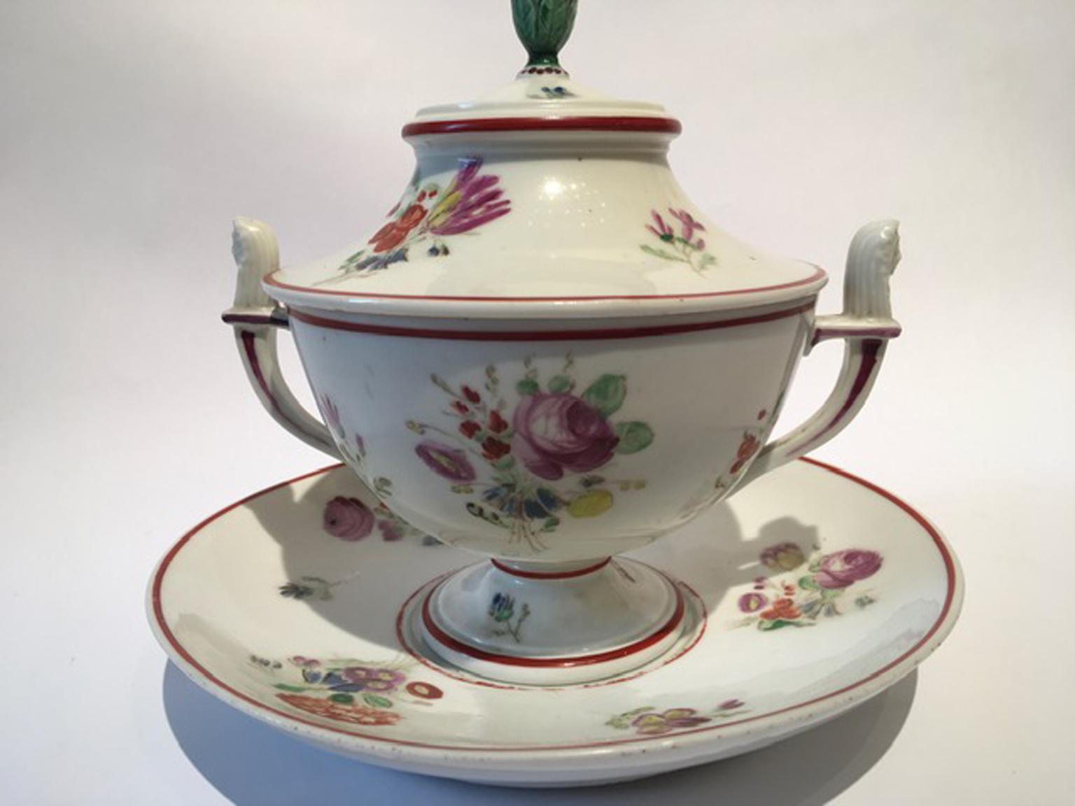 Italy 18th Century Richard Ginori Porcelain Sugar Bowl with Cover For Sale 9