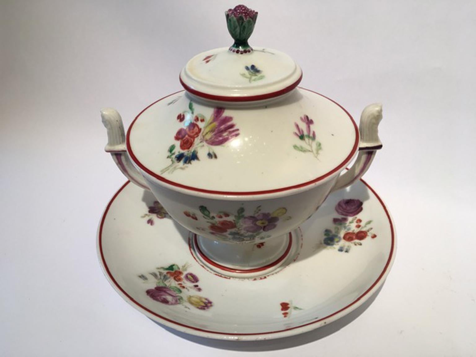 Baroque Italy 18th Century Richard Ginori Porcelain Sugar Bowl with Cover For Sale