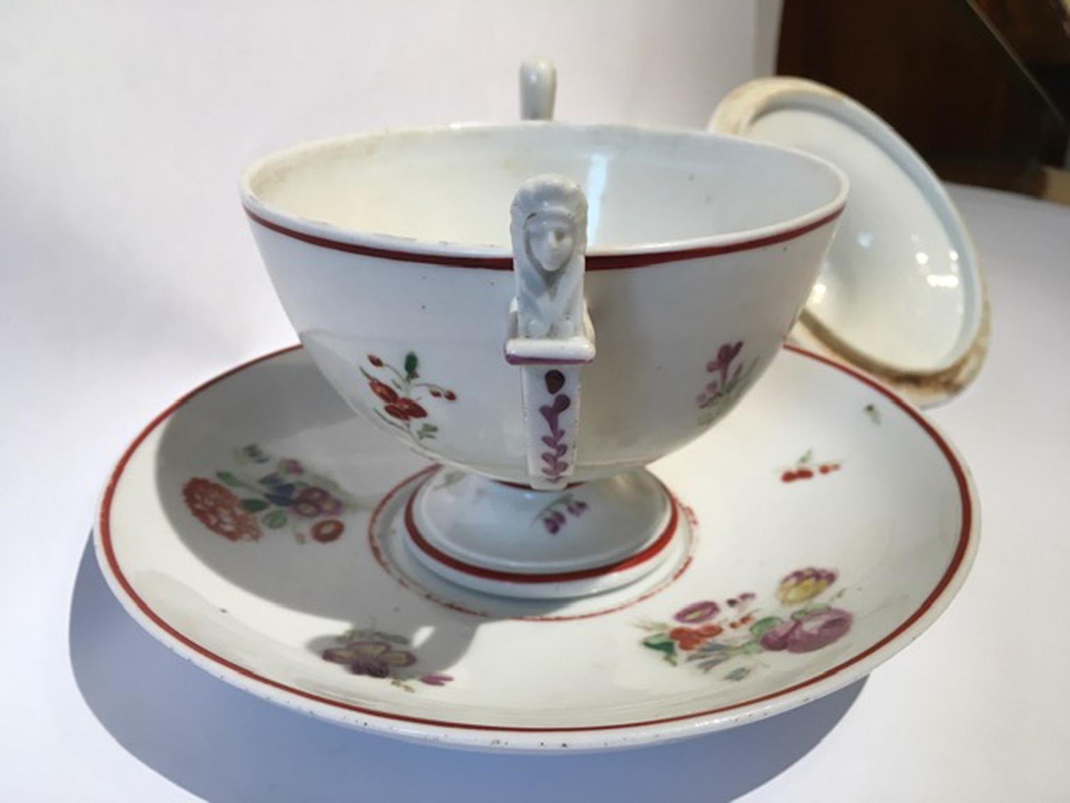 Italy 18th Century Richard Ginori Porcelain Sugar Bowl with Cover For Sale 1