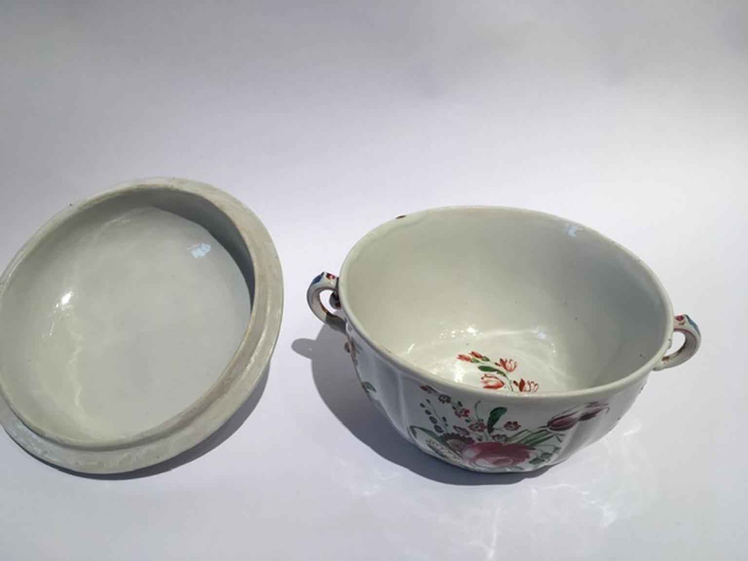 Italy 18th Century Richard Ginori Porcelain Sugar Bowl with Floral Drawings 1