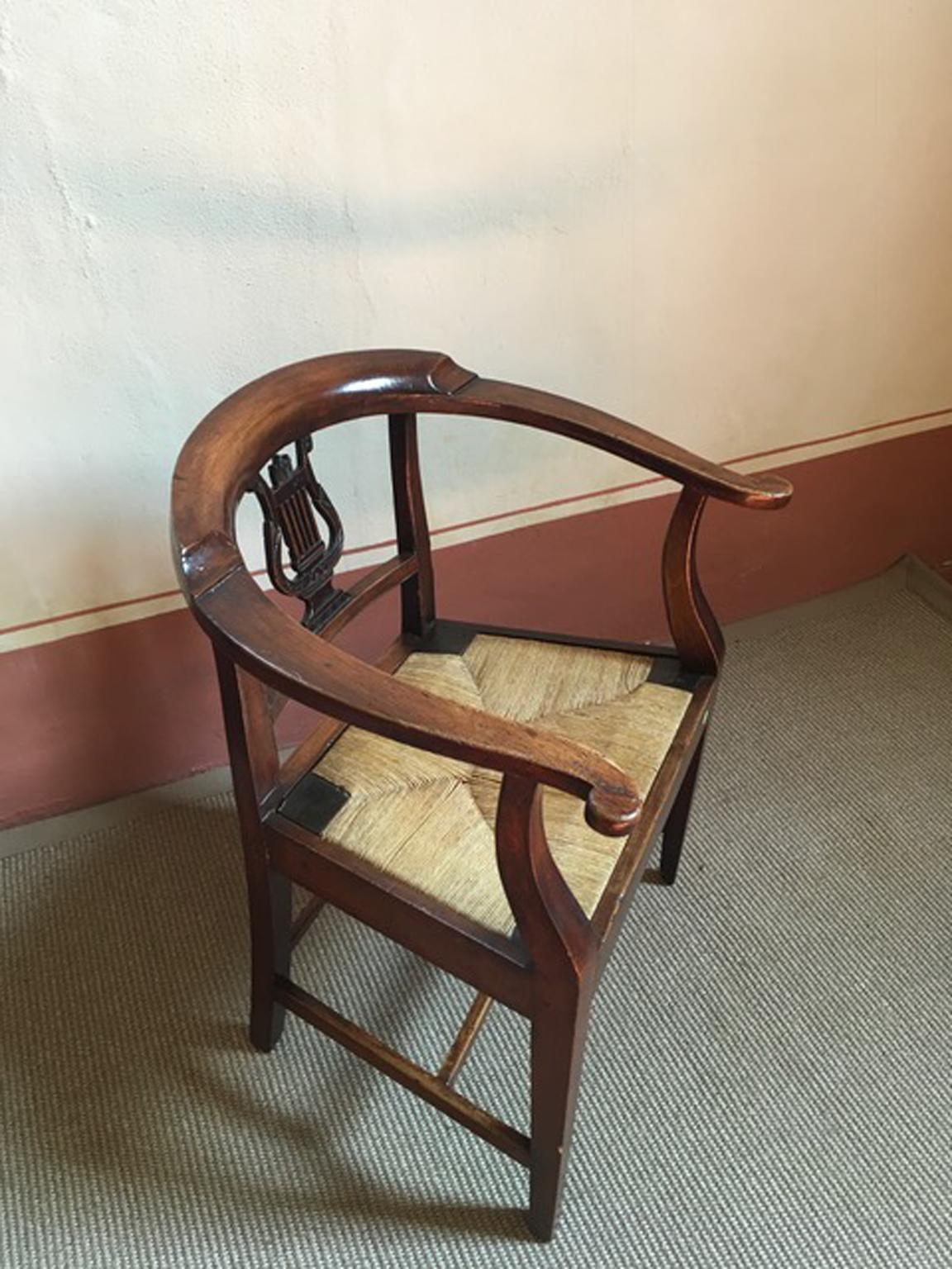 Fauteuil de salle à manger en noyer du 18ème siècle avec assise en rotin, Italie en vente 2