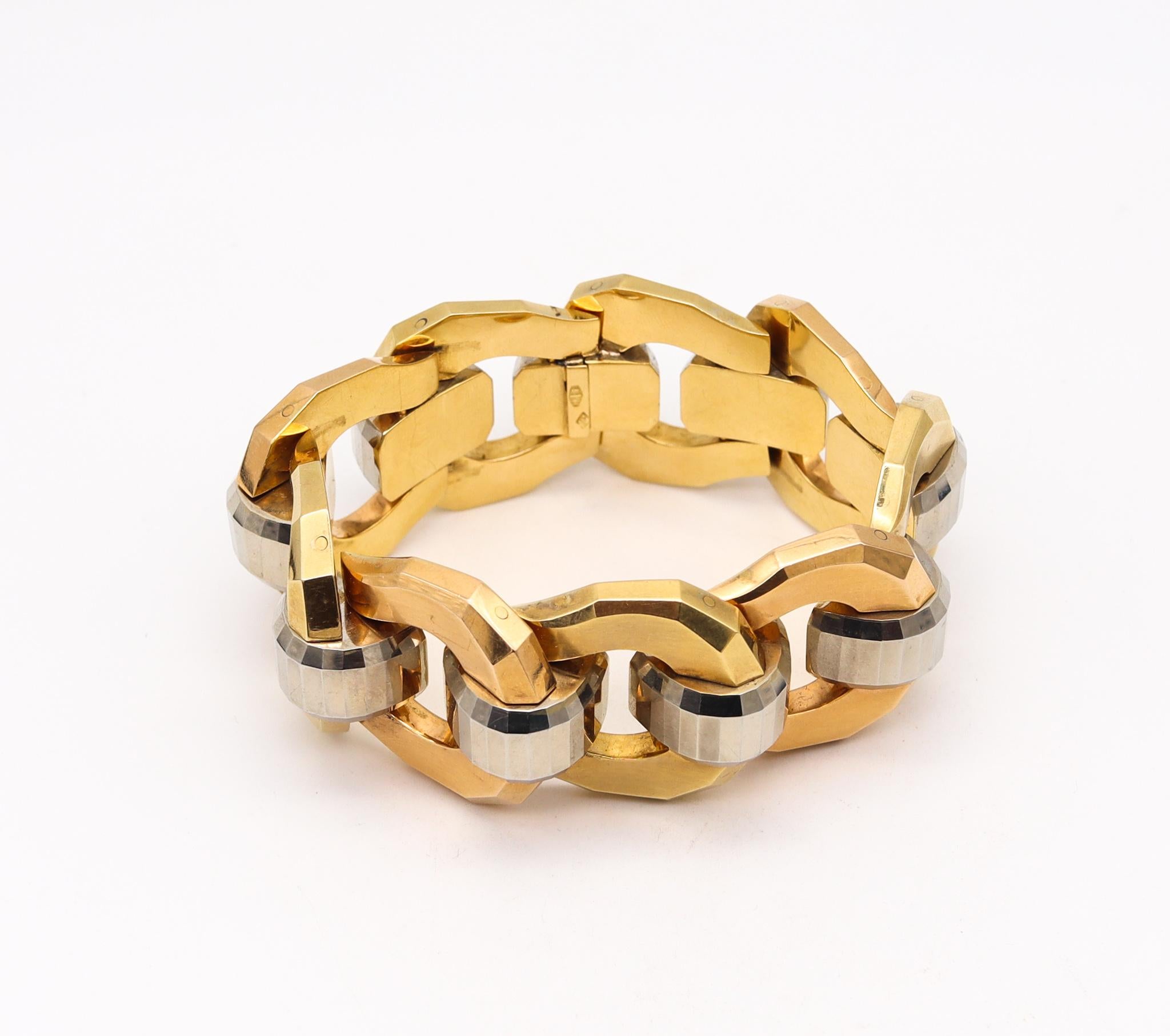 Italy, 1930, Art Deco Rare Bold Tank Bracelet in Two Tones of Faceted 18Kt Gold 1