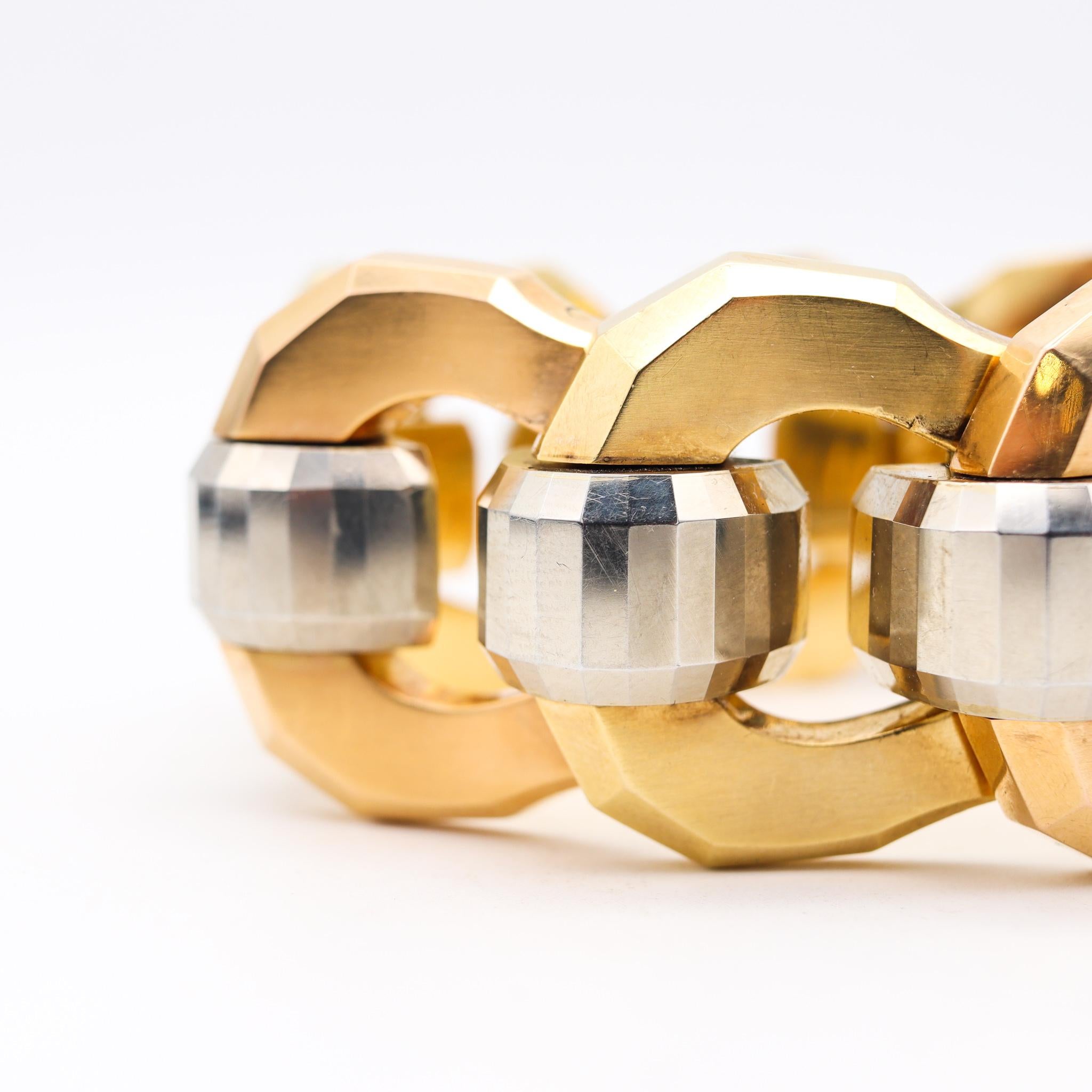 Italy, 1930, Art Deco Rare Bold Tank Bracelet in Two Tones of Faceted 18Kt Gold 5