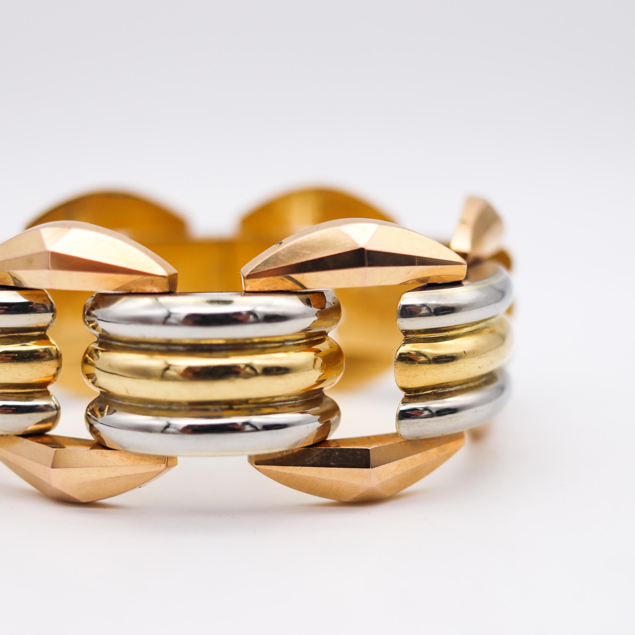 Italy 1935 Milano Art Deco Faceted Tank Bracelet in Three Tones of 18kt Gold In Excellent Condition For Sale In Miami, FL