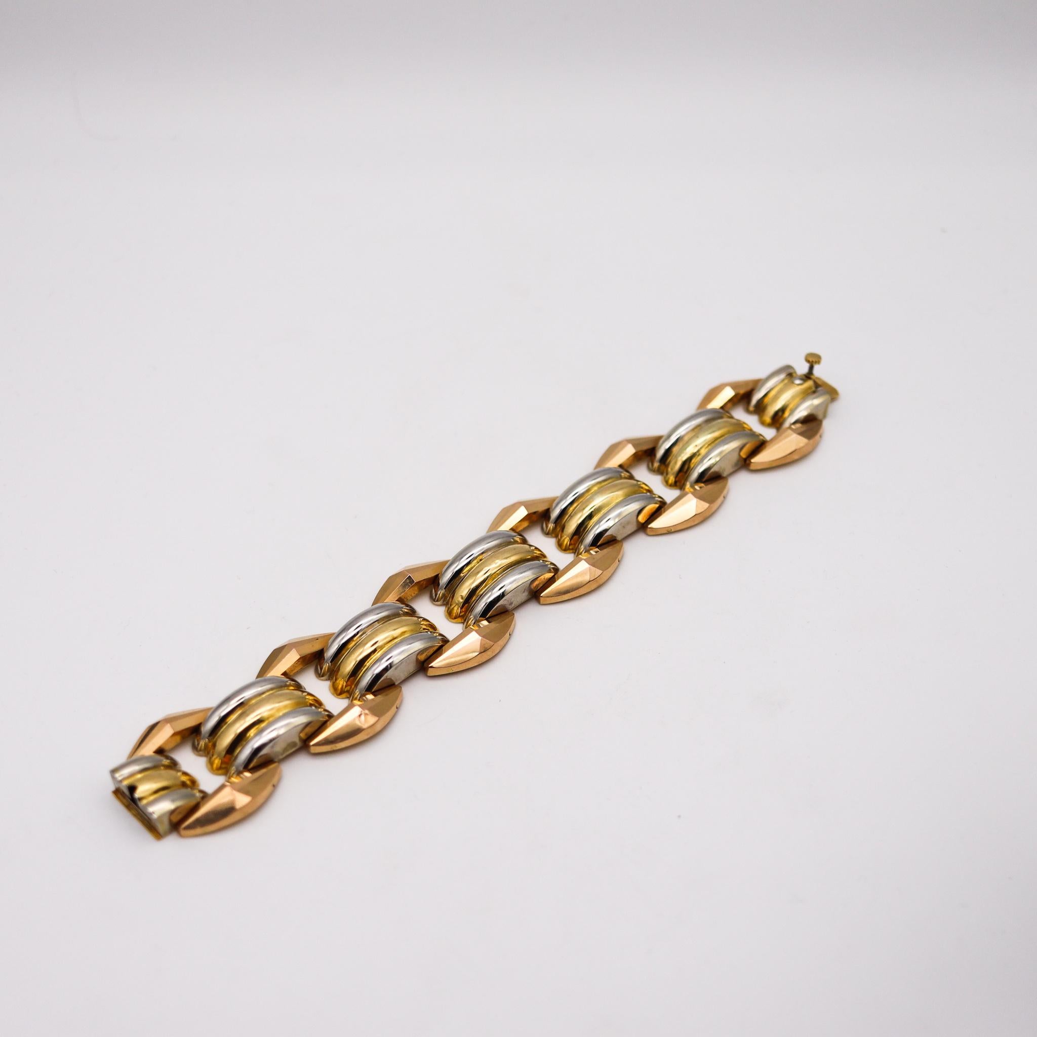 Italy 1935 Milano Art Deco Faceted Tank Bracelet in Three Tones of 18kt Gold For Sale 1