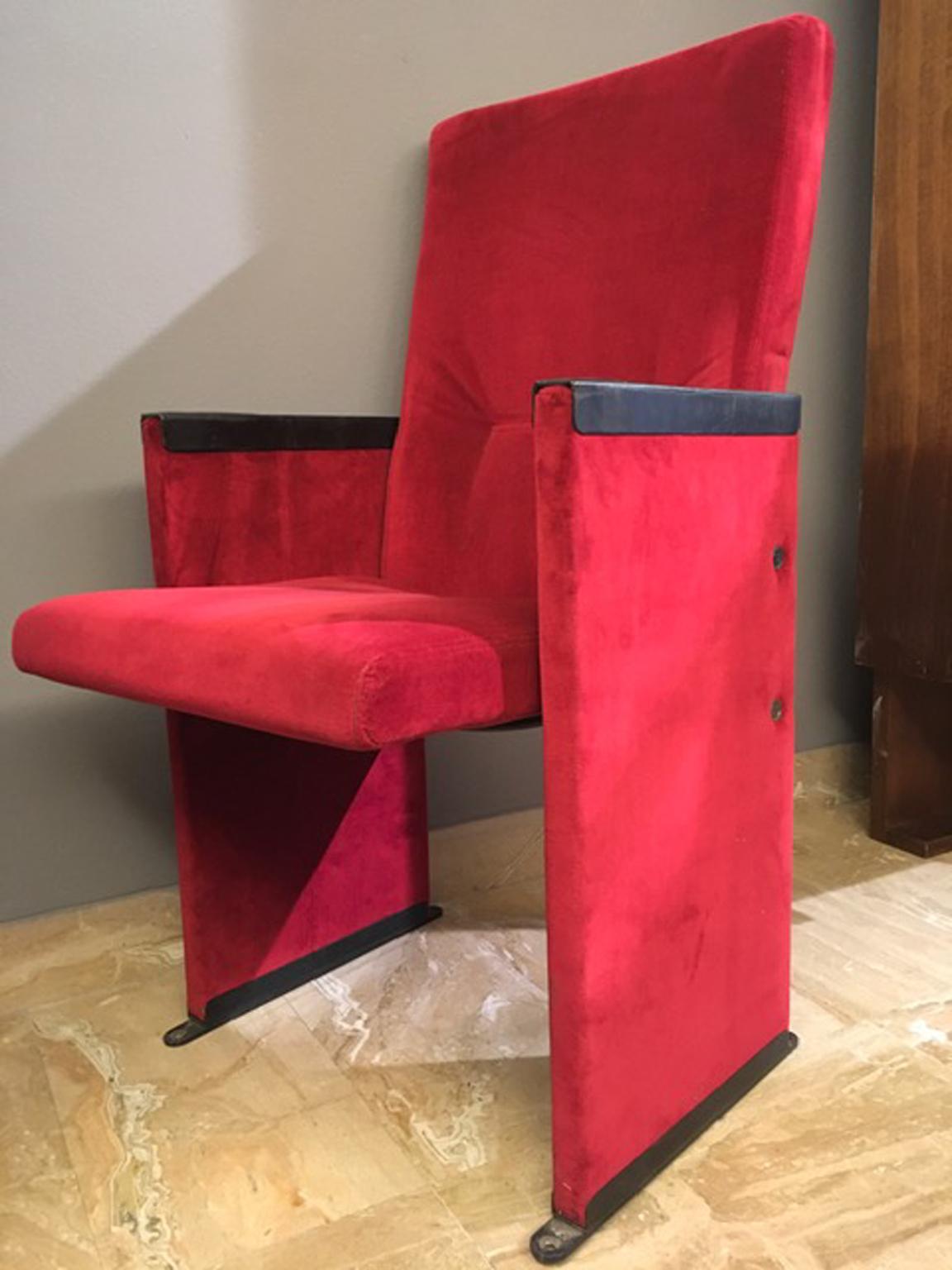 Mid-Century Modern Italy 1960 Carlo Scarpa Design Set 6 Red Velvet Armachairs for Auditorium For Sale