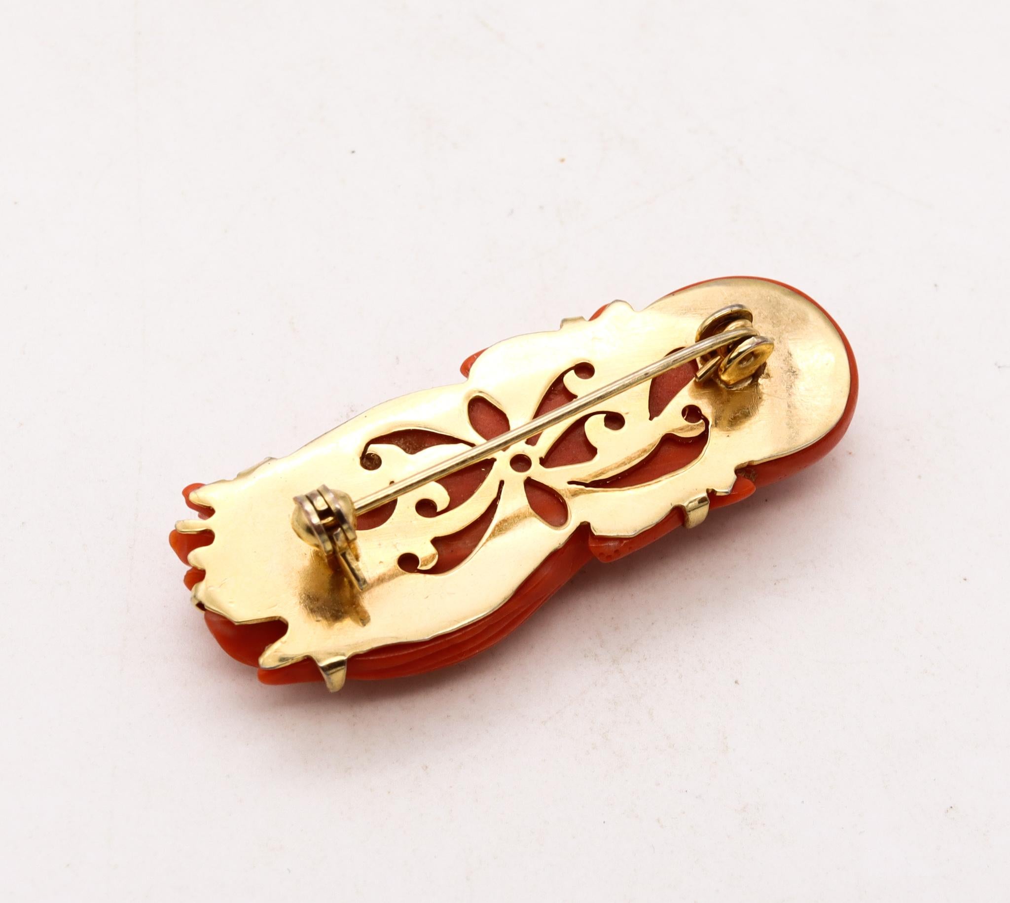Italy, 1960, Mid-Century 18Kt Yellow Gold Chinoiserie Brooch with Carved Coral In Excellent Condition For Sale In Miami, FL
