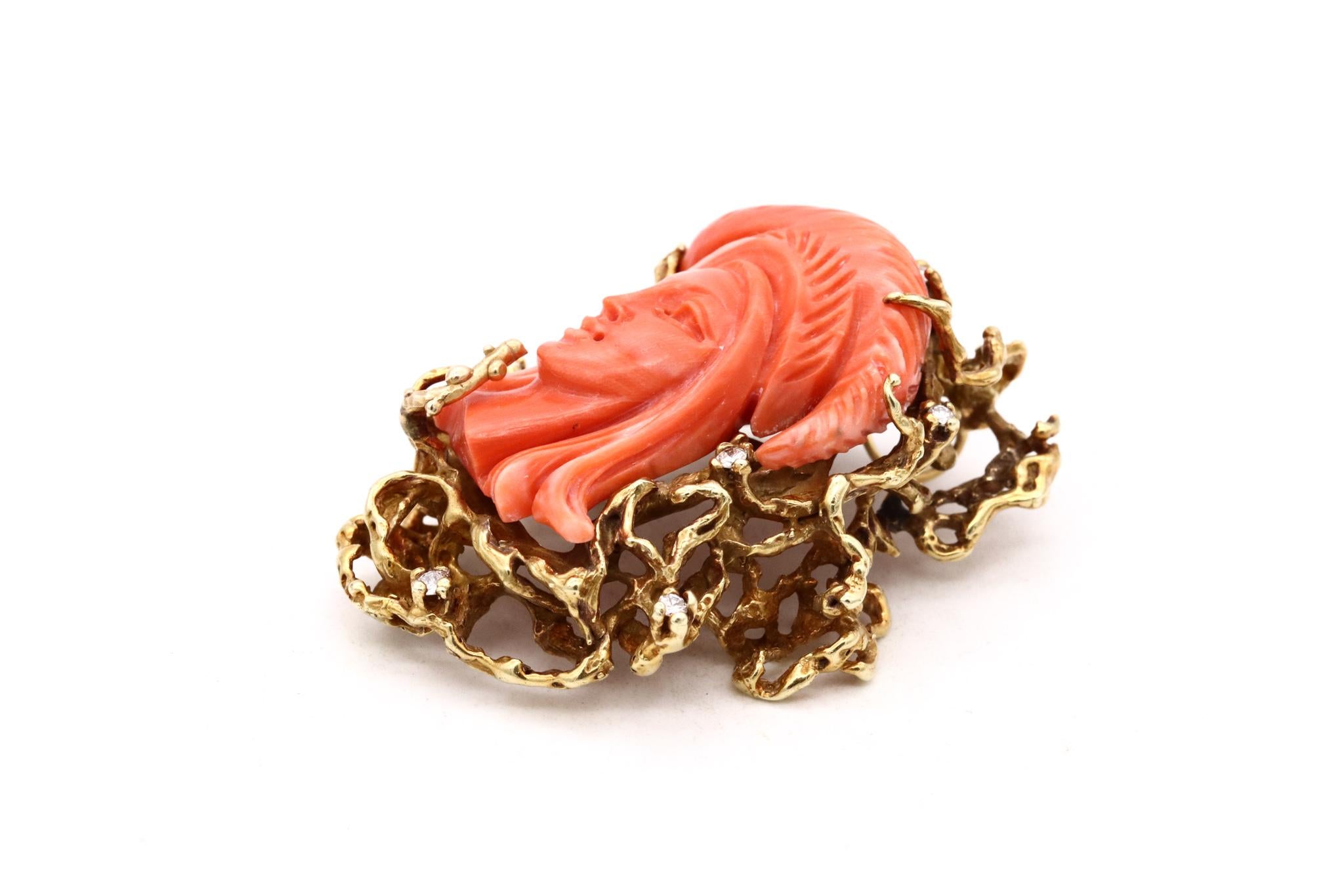 Italy 1960 Mid Century Pendant in 18kt Gold with Diamonds and Carved Coral For Sale 1