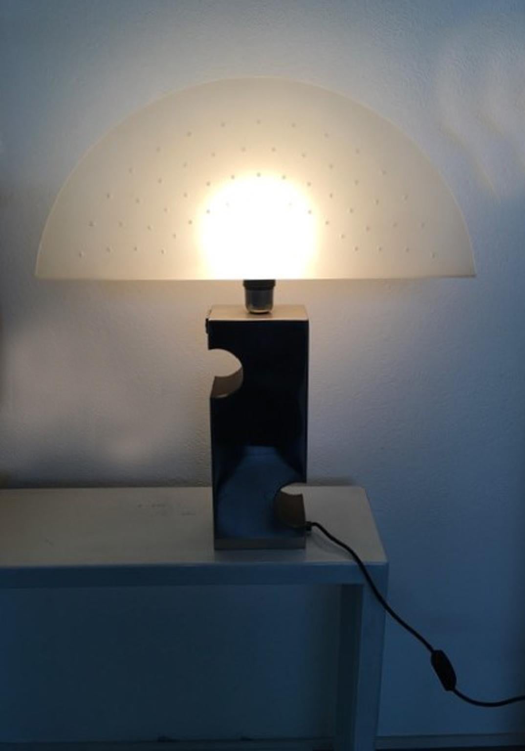 Italy 1970 Duoble Faced Inox Steel and Plexiglass Table Lamp For Sale 5