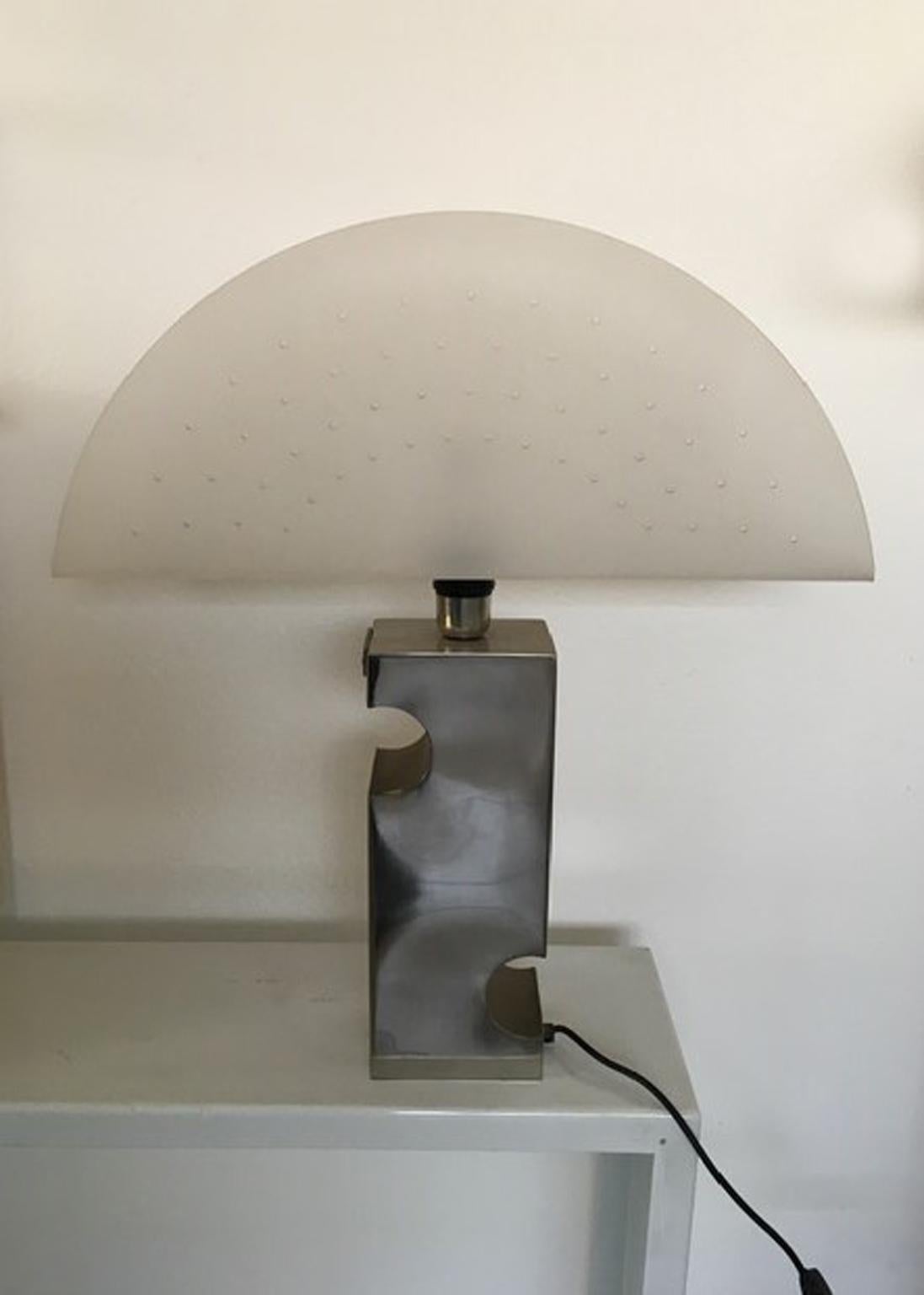 This beautiful table lamp is a unique piece products in the 1970 by an Italian factory. It is a prototype of a collection never produced by Sealine and designed by the Italian artist Edmondo Cirillo.
The piece is entirely Italian hand made.
Original