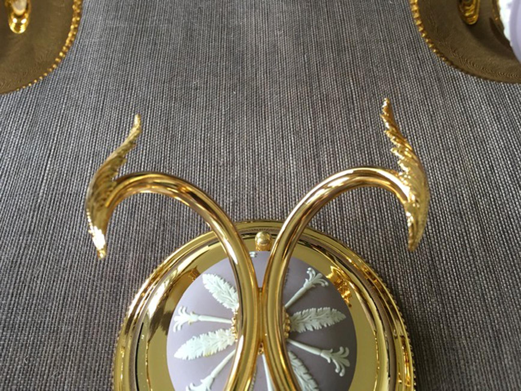 Italy 1970 Pair Post-Modern Brass Porcelain Wall Lights For Sale 7