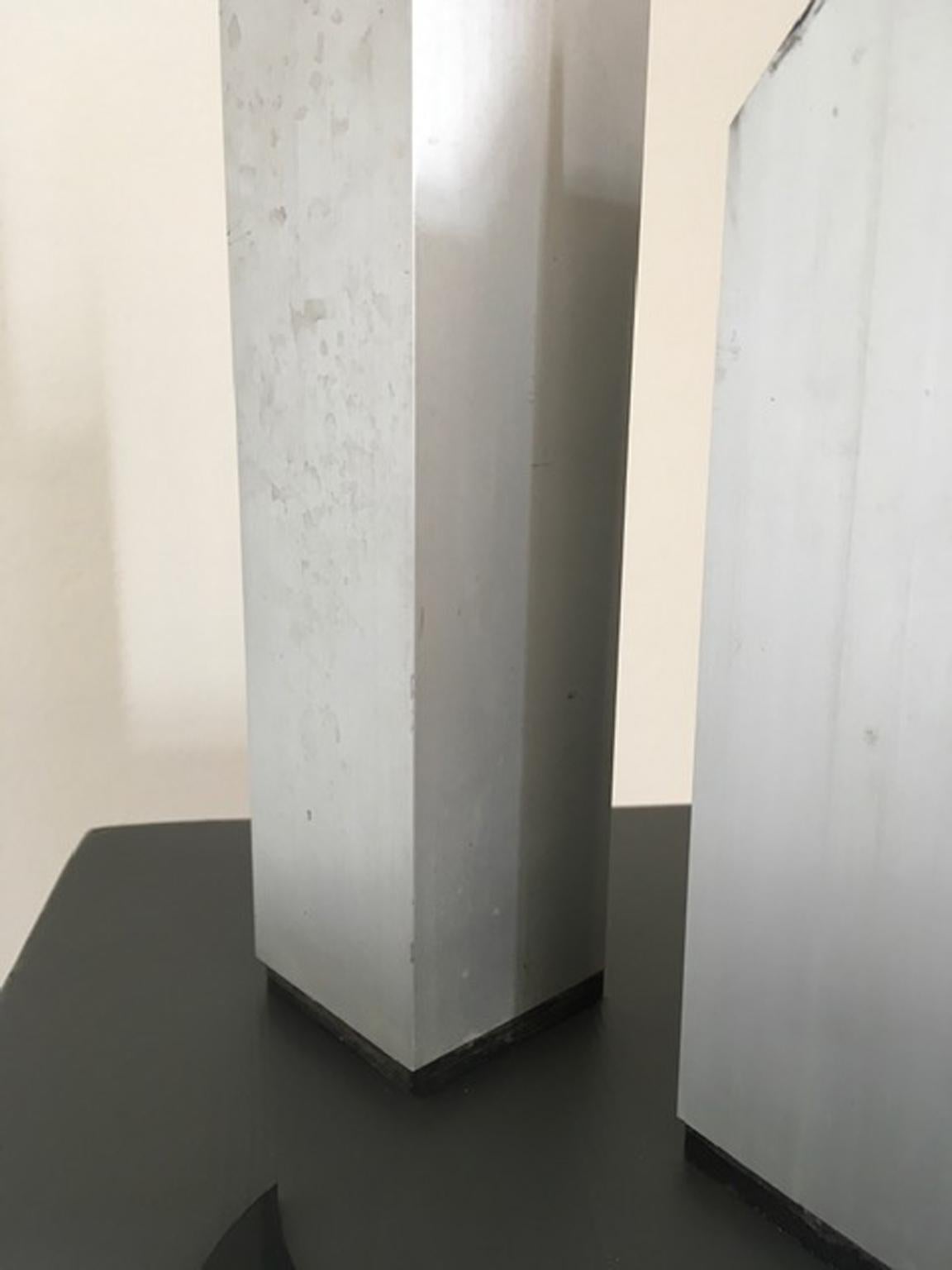 Italien 1970 Postmoderne abstrakte Aluminium-Skulpturen „Die Twins und der Mond“ im Angebot 1
