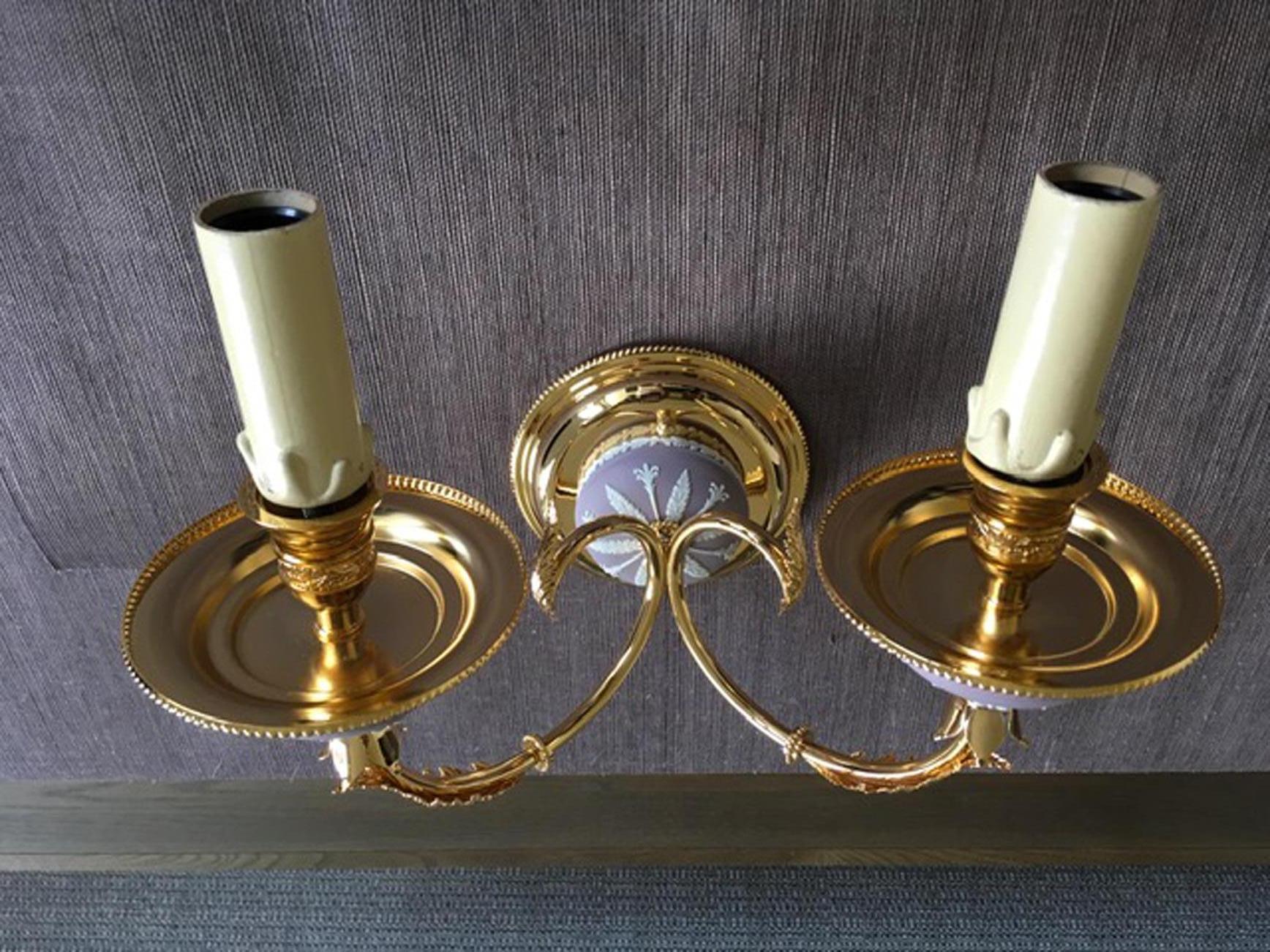 Italy 1970 Post-Modern Brass Porcelain  Wall Lights For Sale 4