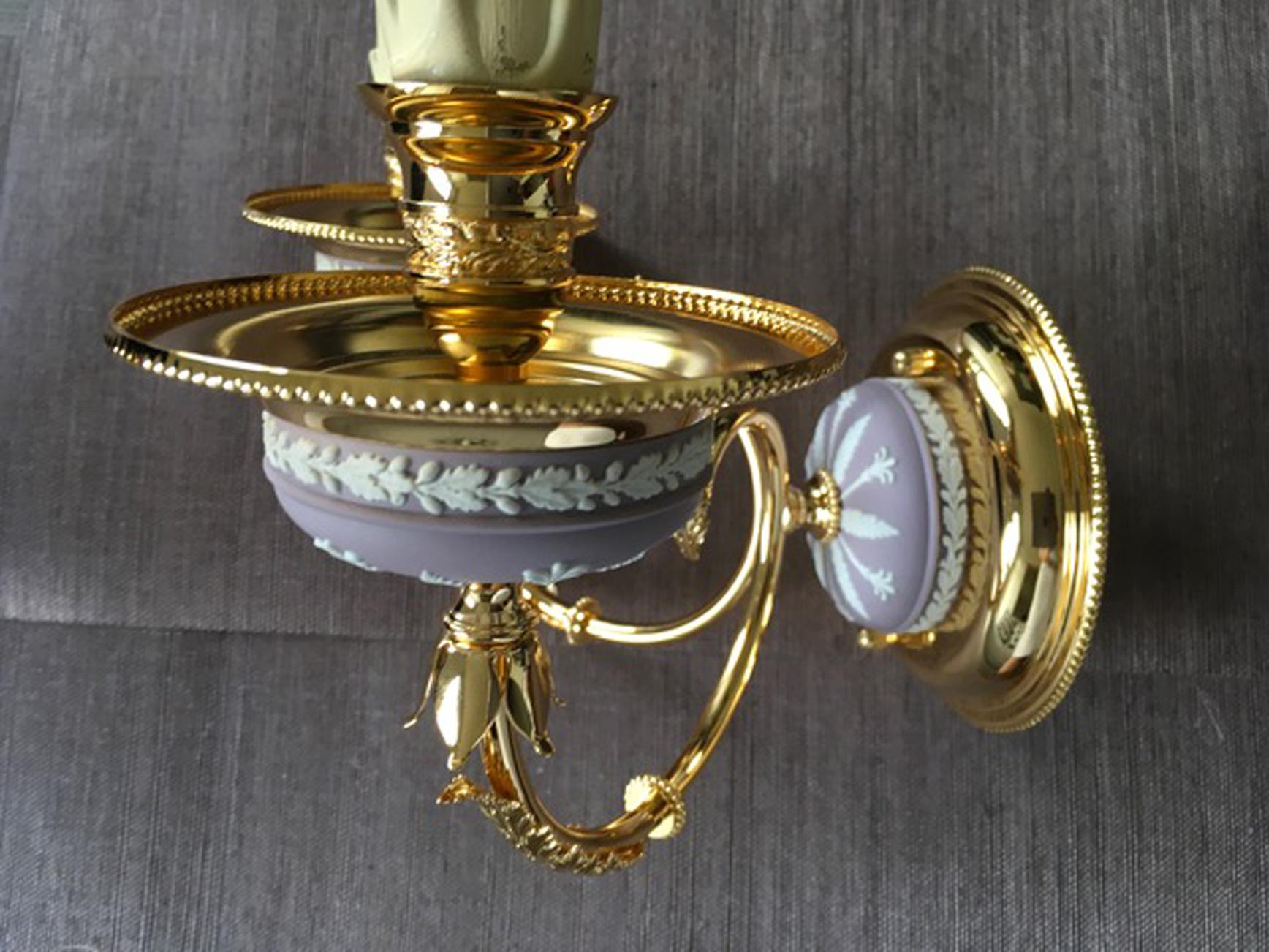 Italy 1970 Post-Modern Brass Porcelain  Wall Lights For Sale 13