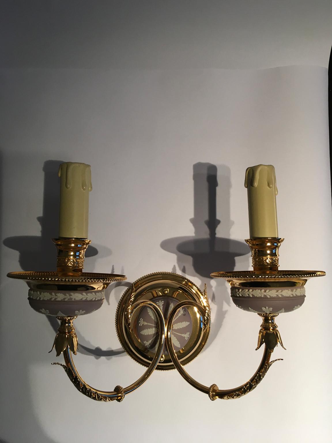 Italy 1970 Post-Modern Pair Brass and Porcelain Wall Lights In Good Condition For Sale In Brescia, IT