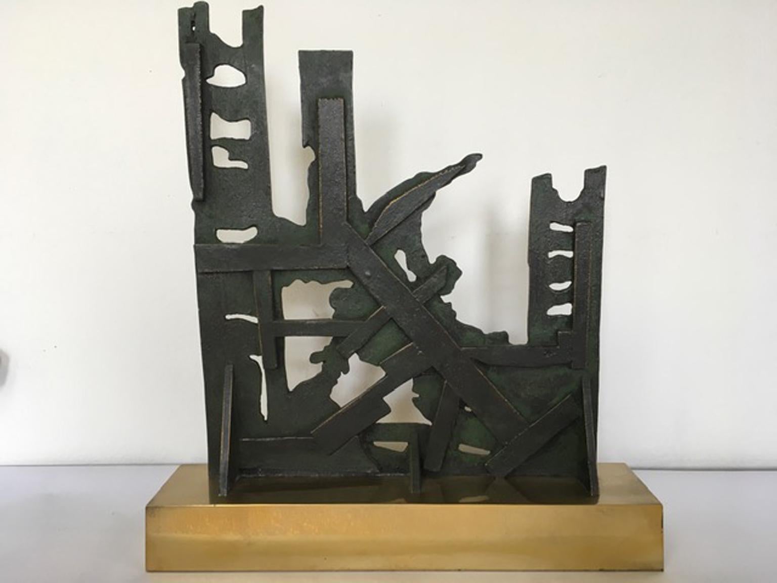 This Italian artist follow his soul and imagines the scenes story telling the life. This is the cinema story, a dreaming bronze in which we can find a movie.
Only one piece, bronze on the polished brass basis.

With certificate of authenticity.